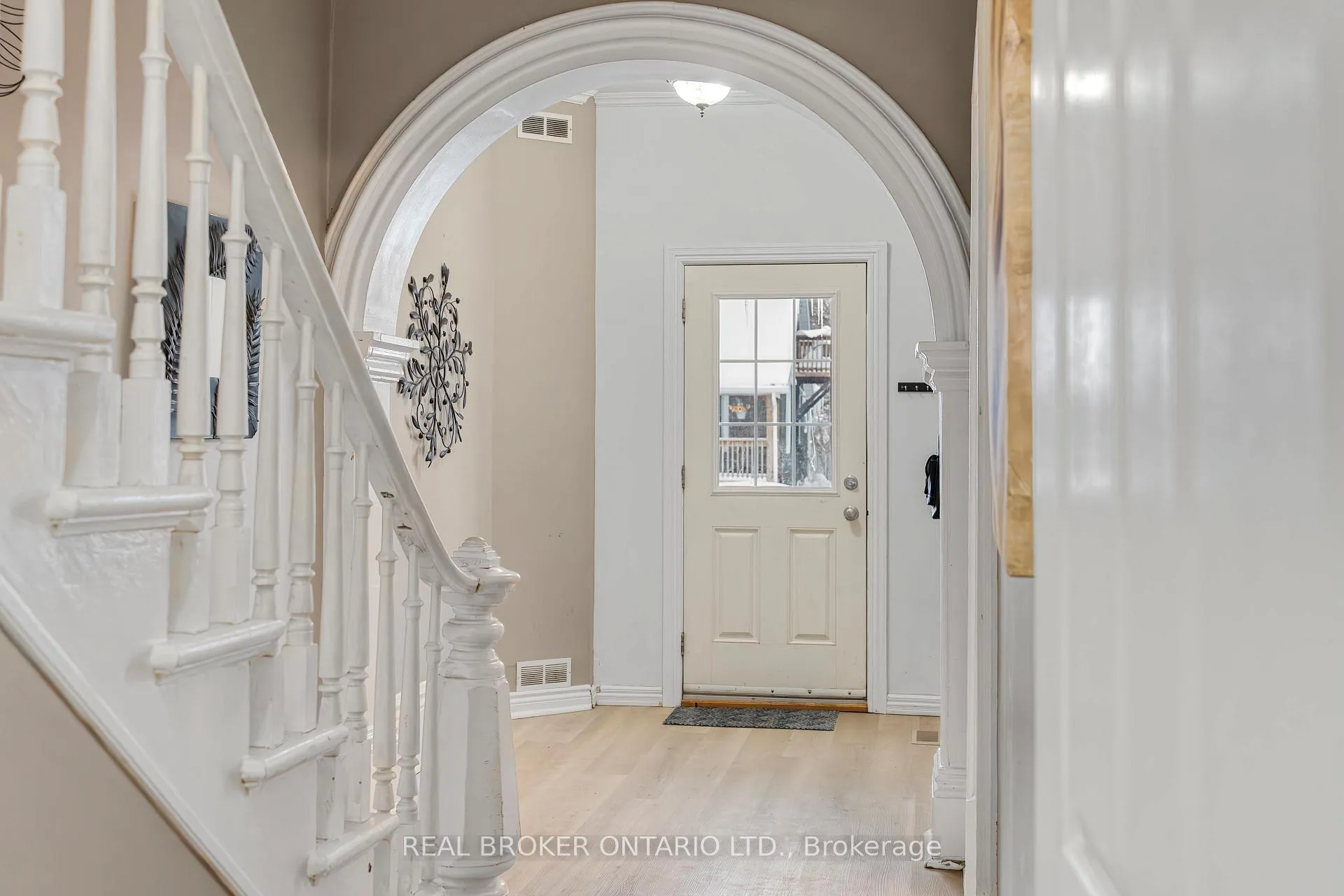 Photo 18 of 42 Daniel Street N, Arnprior — HOMEH