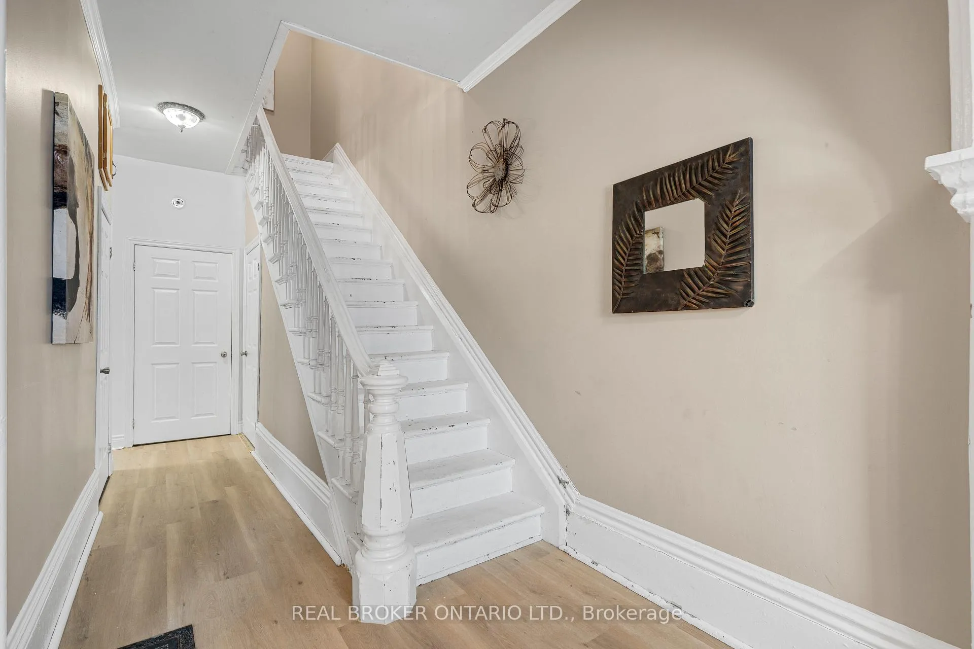 Photo 19 of 42 Daniel Street N, Arnprior — HOMEH