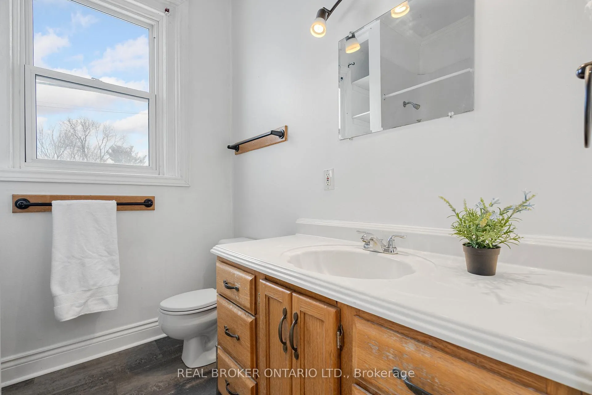 Photo 30 of 42 Daniel Street N, Arnprior — HOMEH