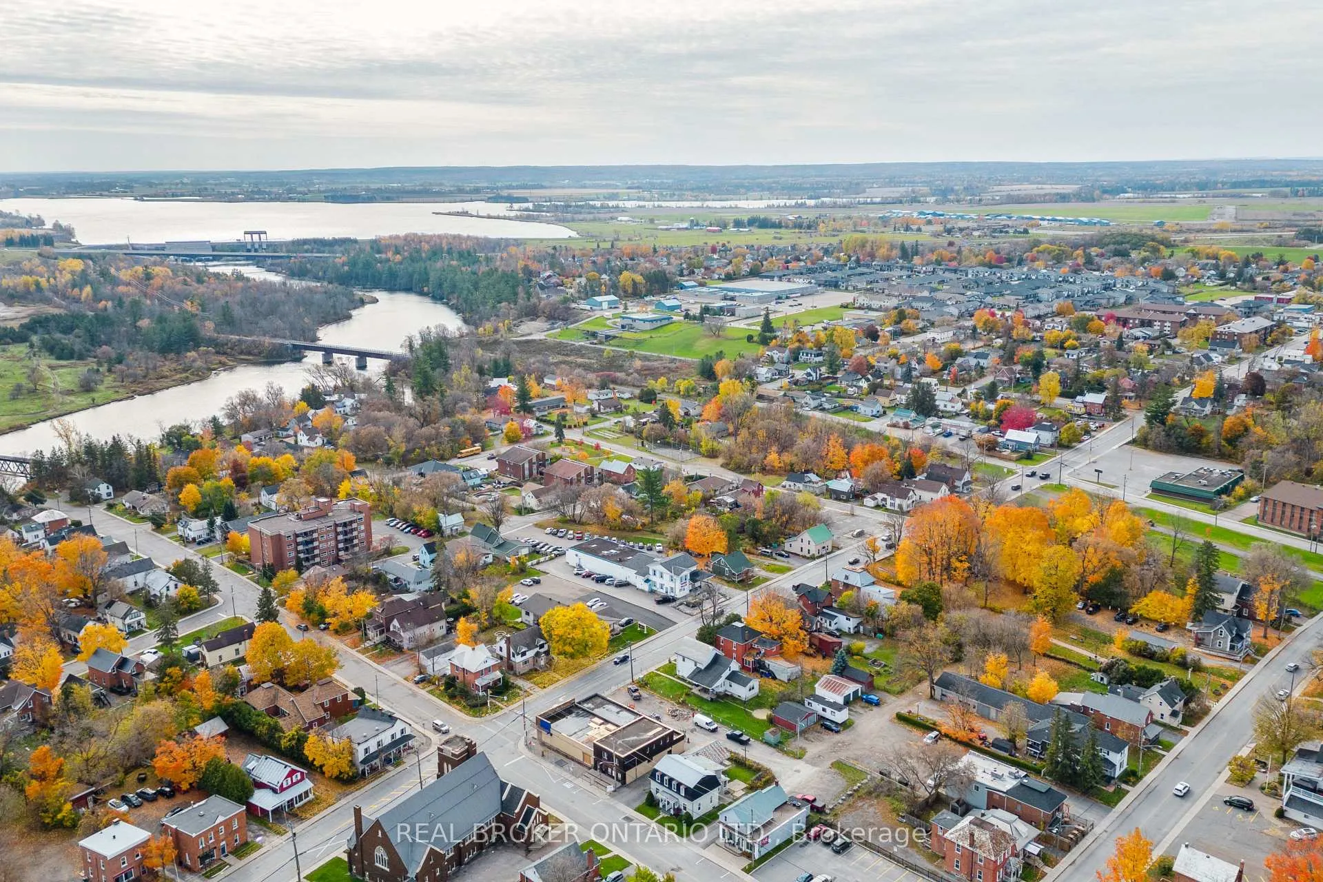 Photo 45 of 42 Daniel Street N, Arnprior — HOMEH