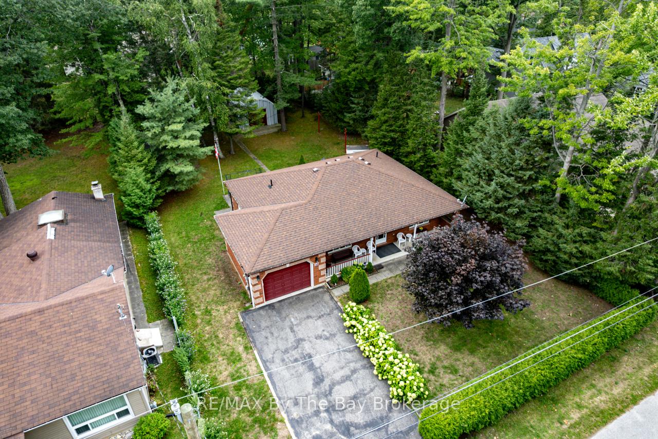 Photo 3 of 58 29th Street N, Wasaga Beach — HOMEH
