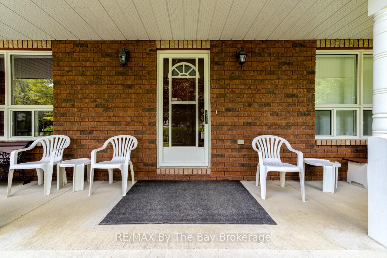 Photo 5 of 58 29th Street N, Wasaga Beach — HOMEH