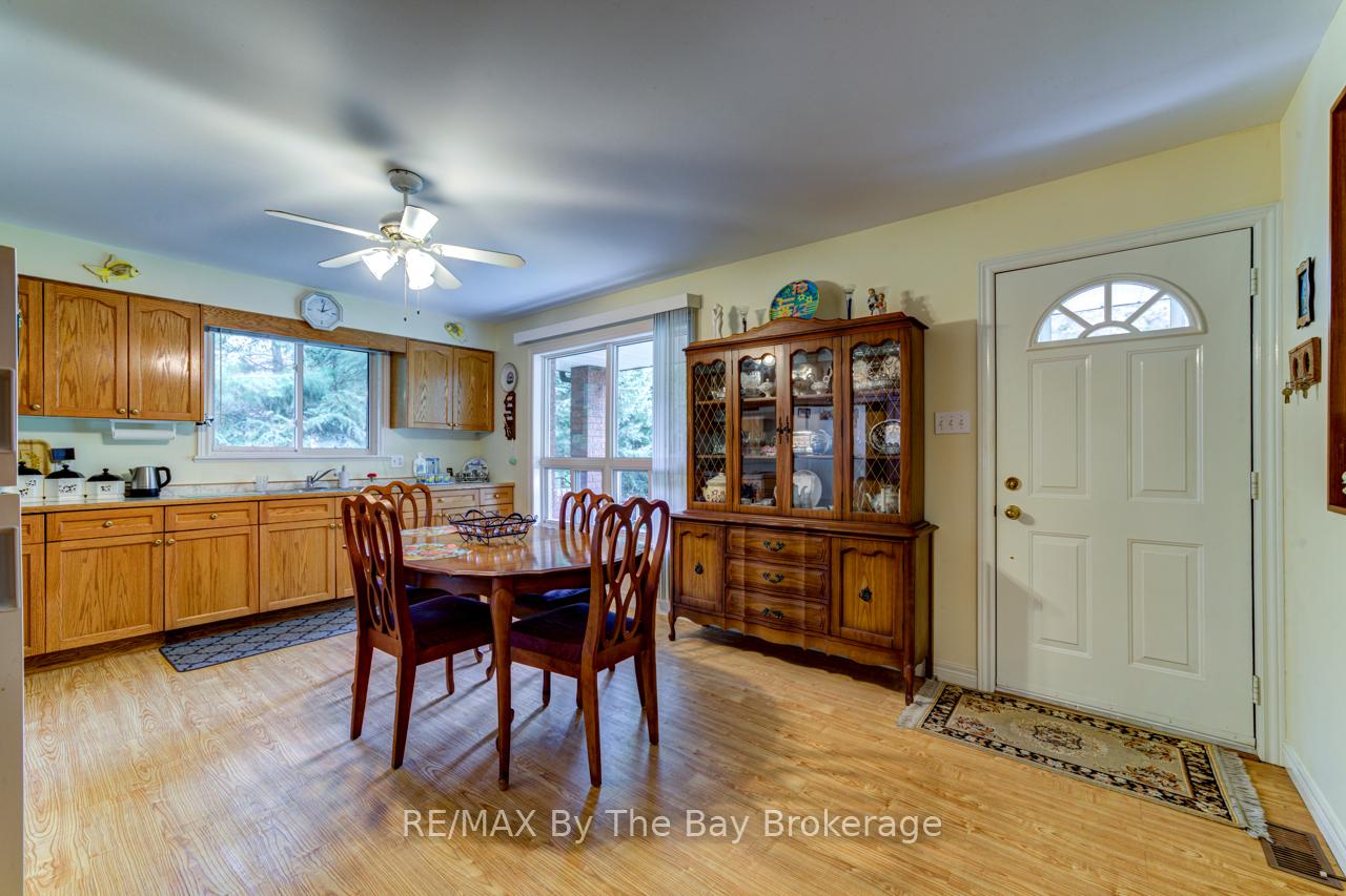Photo 7 of 58 29th Street N, Wasaga Beach — HOMEH