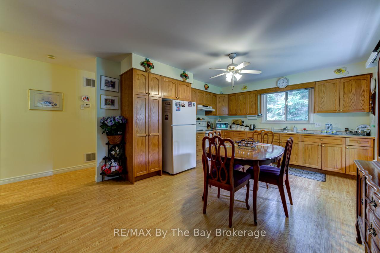 Photo 8 of 58 29th Street N, Wasaga Beach — HOMEH