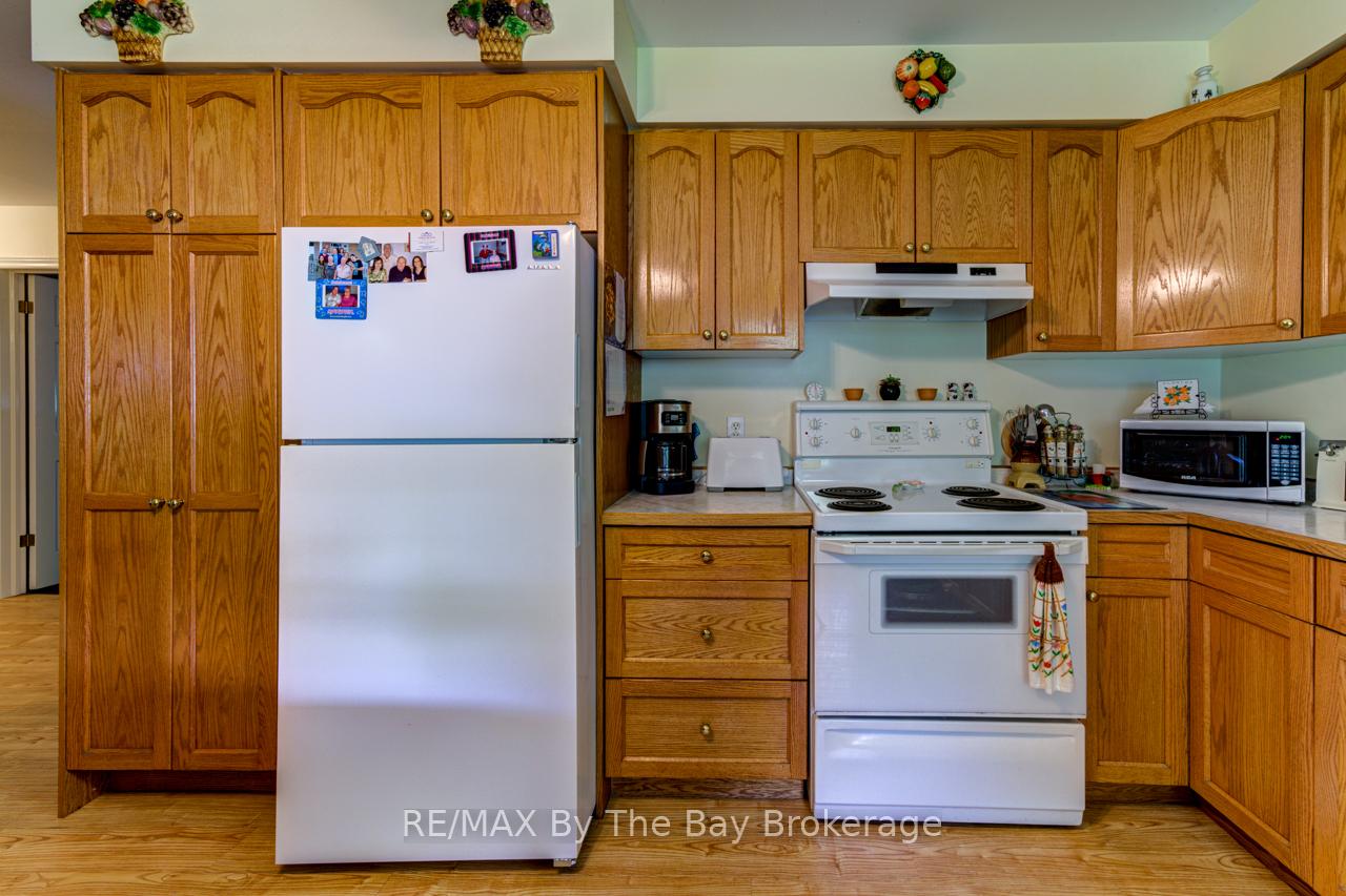 Photo 9 of 58 29th Street N, Wasaga Beach — HOMEH
