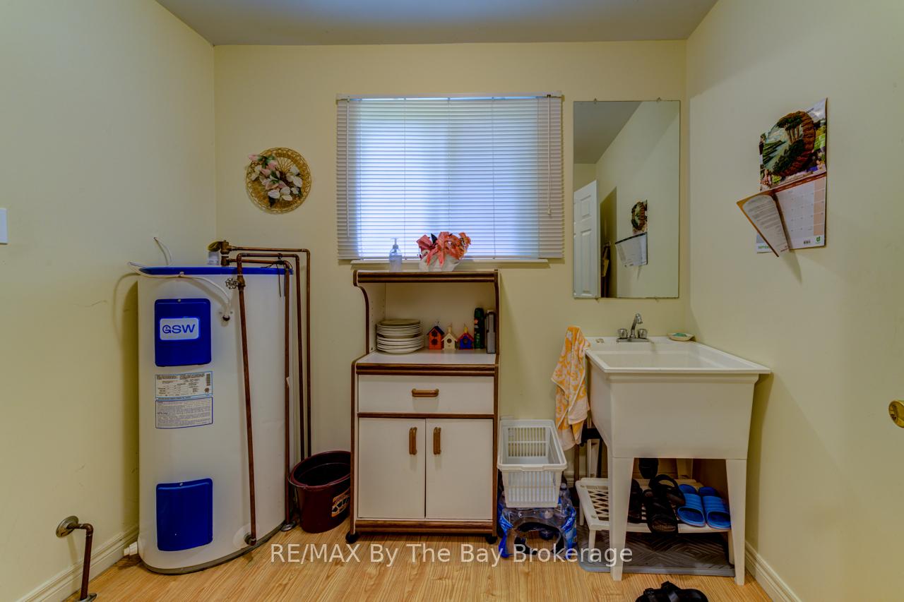 Photo 11 of 58 29th Street N, Wasaga Beach — HOMEH