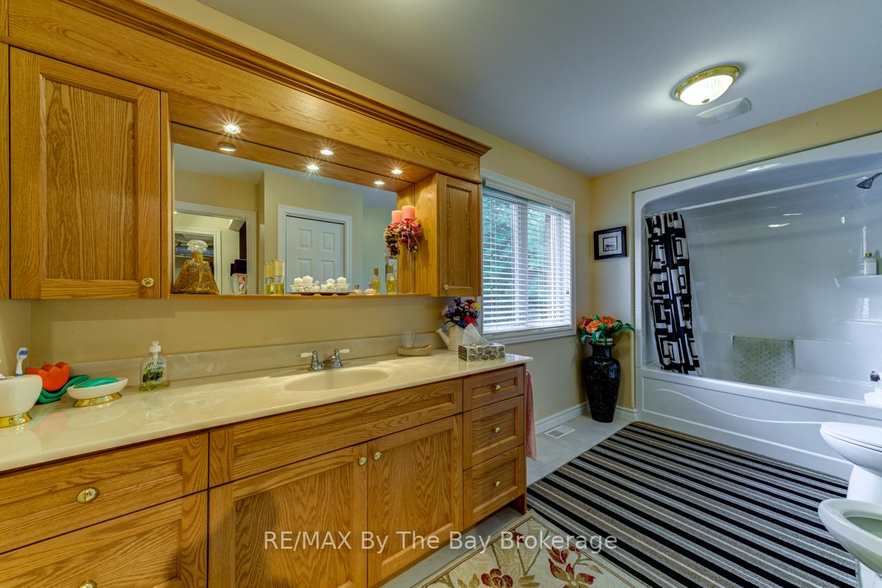 Photo 18 of 58 29th Street N, Wasaga Beach — HOMEH