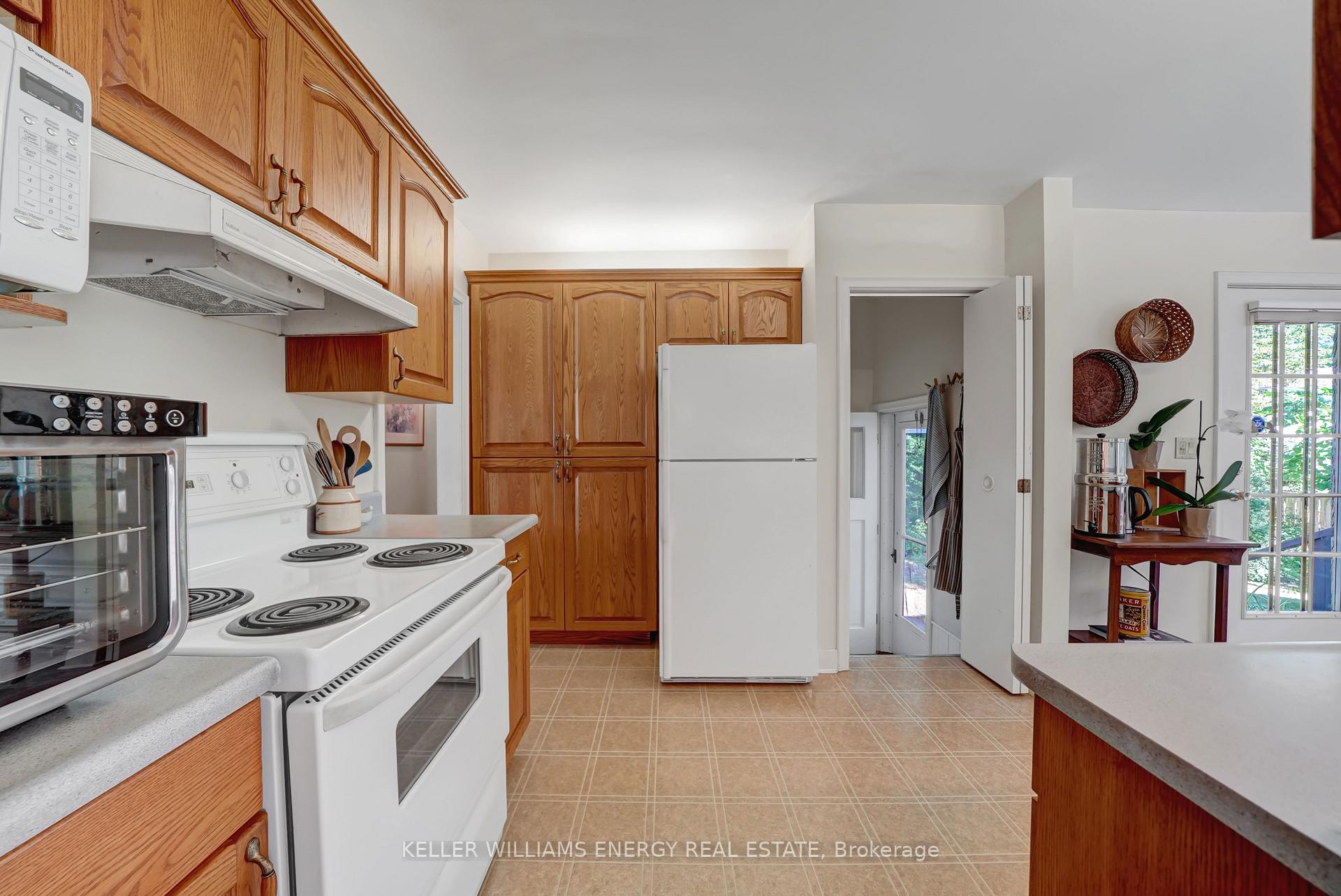 Photo 20 of 15 Southwood Crescent, Belleville, Belleville Ward — HOMEH