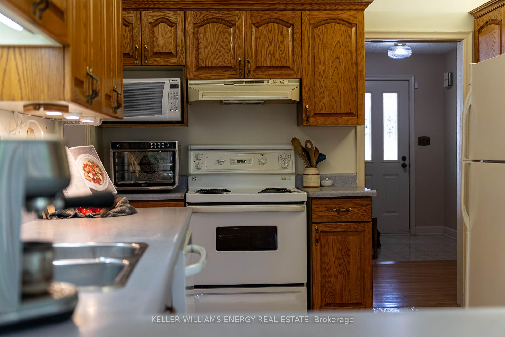 Photo 18 of 15 Southwood Crescent, Belleville, Belleville Ward — HOMEH