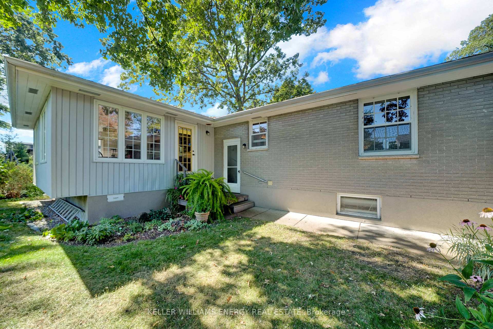 Photo 38 of 15 Southwood Crescent, Belleville, Belleville Ward — HOMEH