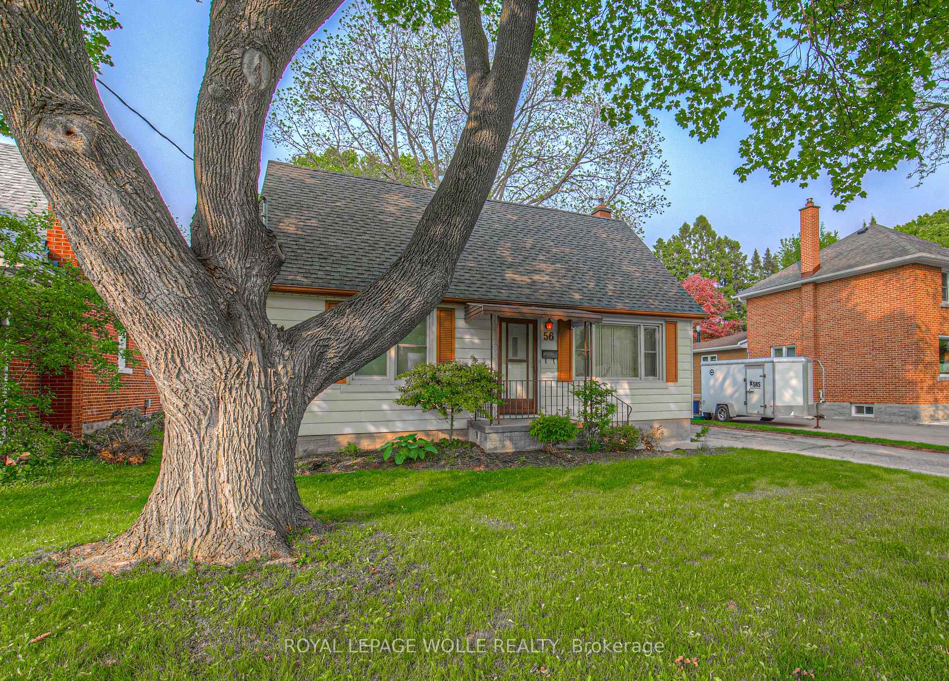 Photo 3 of 56 Roslin Avenue S, Waterloo — HOMEH