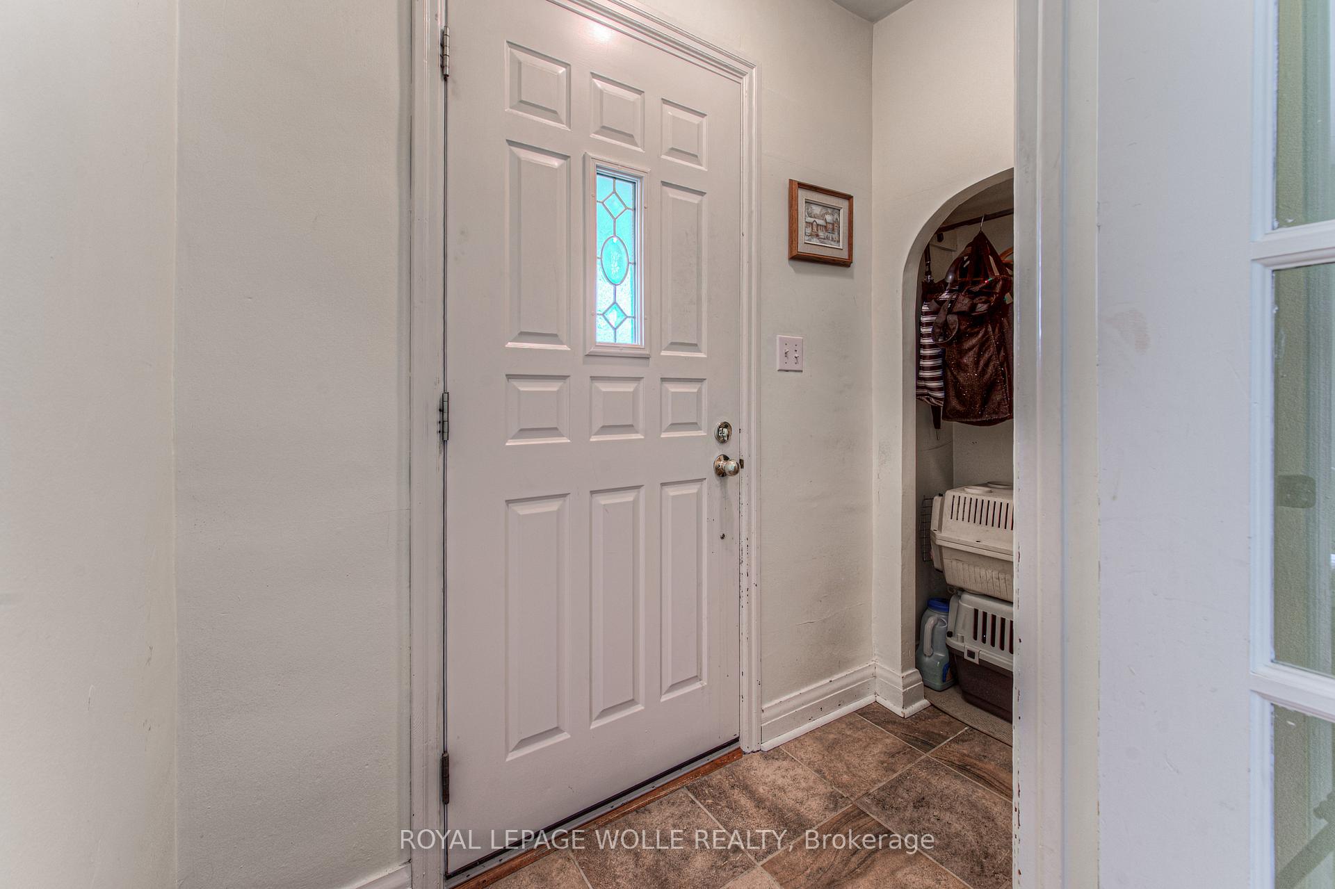 Photo 5 of 56 Roslin Avenue S, Waterloo — HOMEH
