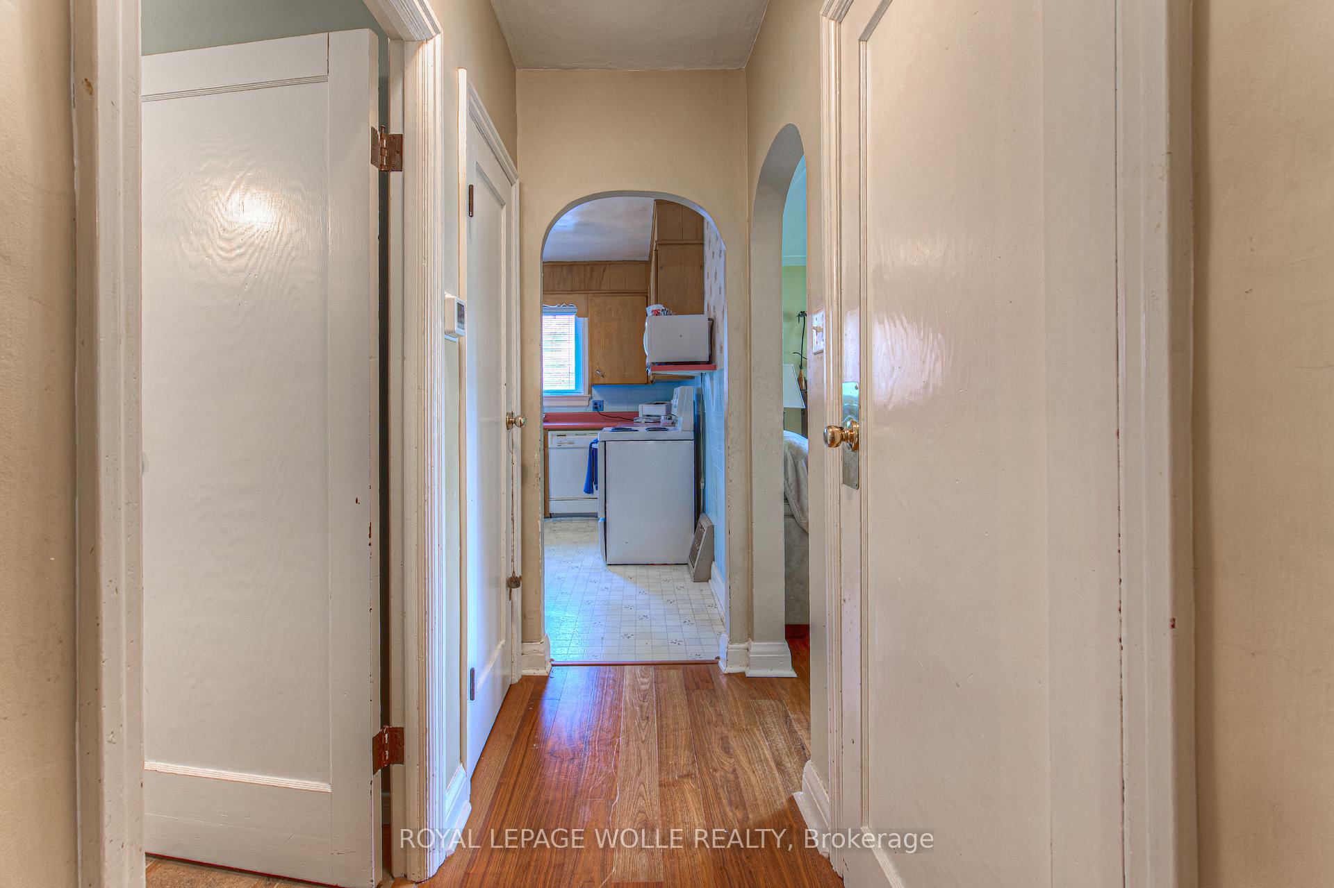 Photo 8 of 56 Roslin Avenue S, Waterloo — HOMEH