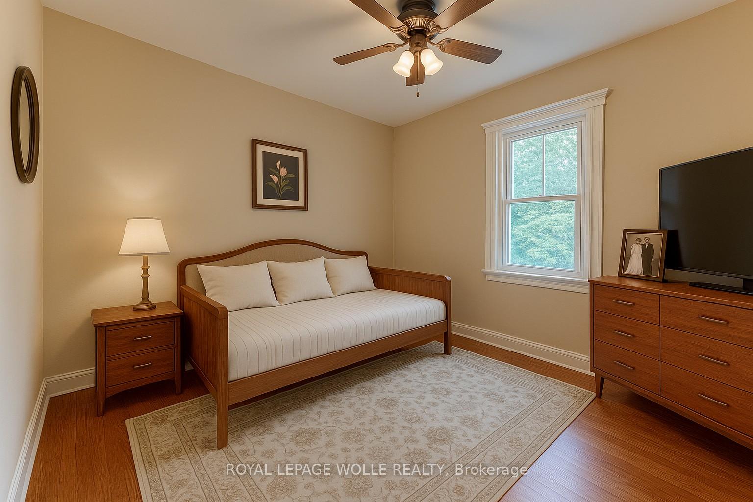 Photo 11 of 56 Roslin Avenue S, Waterloo — HOMEH