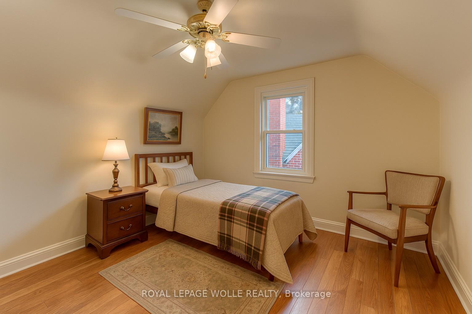 Photo 24 of 56 Roslin Avenue S, Waterloo — HOMEH