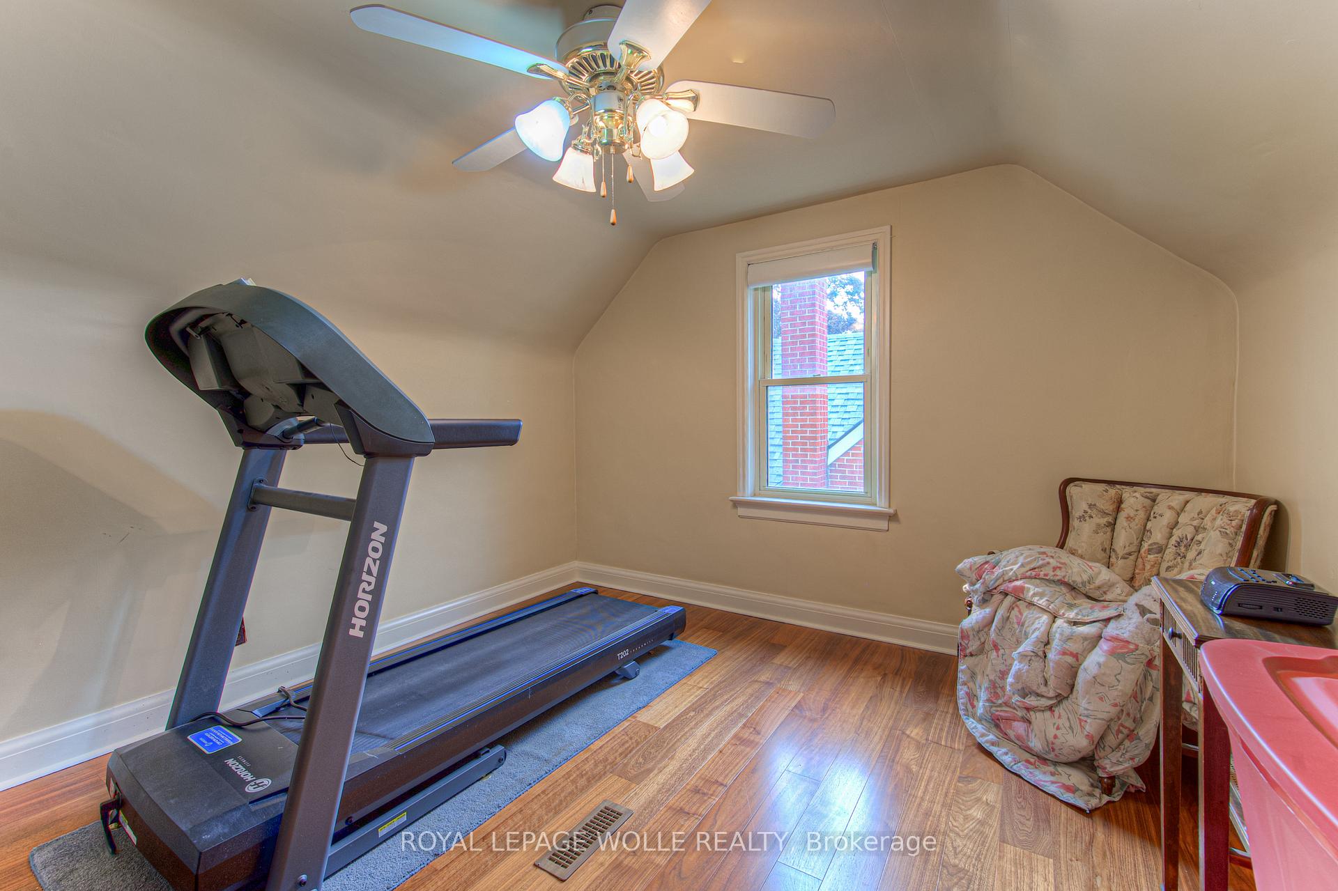 Photo 25 of 56 Roslin Avenue S, Waterloo — HOMEH