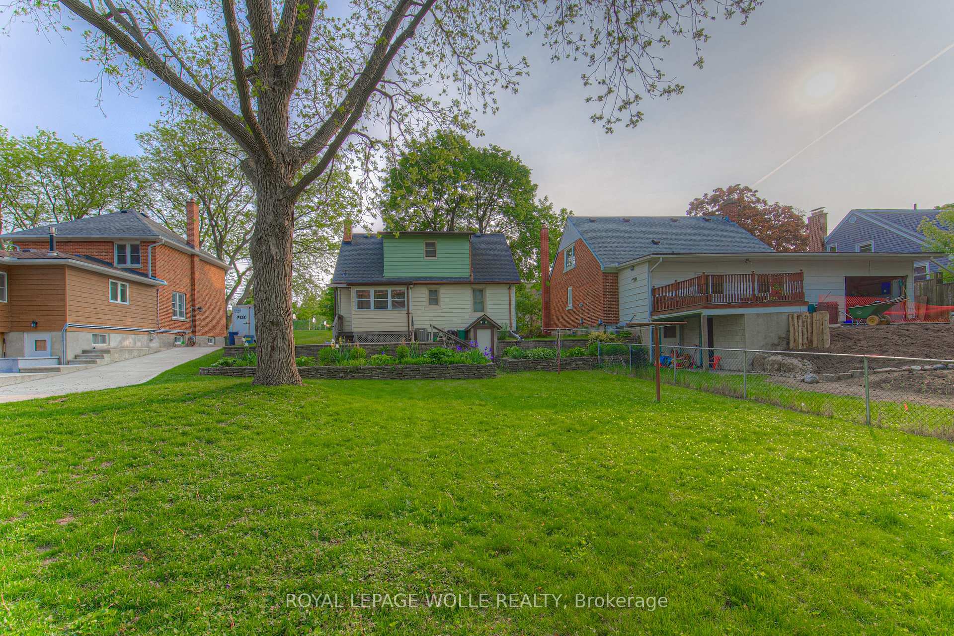 Photo 35 of 56 Roslin Avenue S, Waterloo — HOMEH