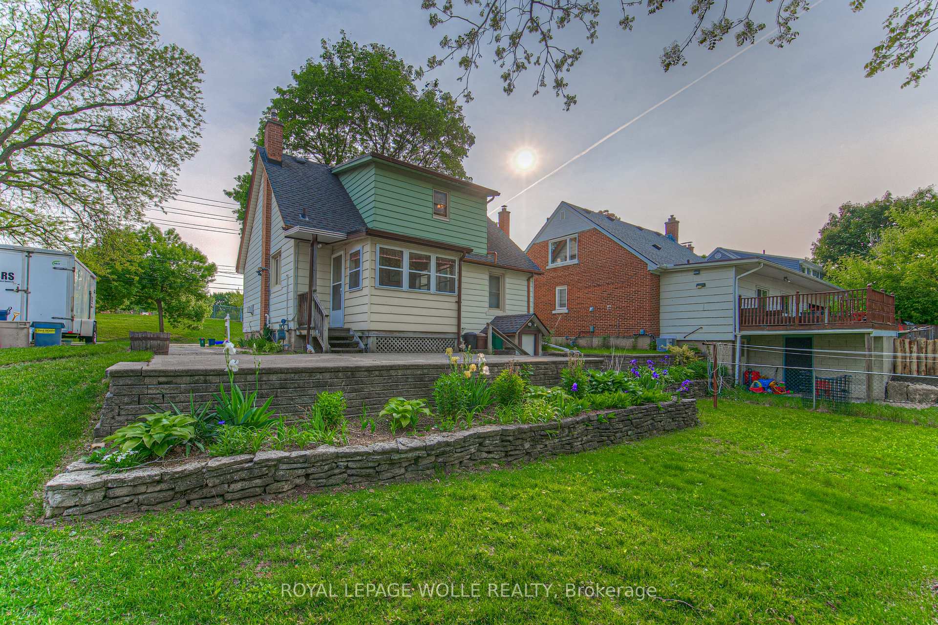 Photo 36 of 56 Roslin Avenue S, Waterloo — HOMEH