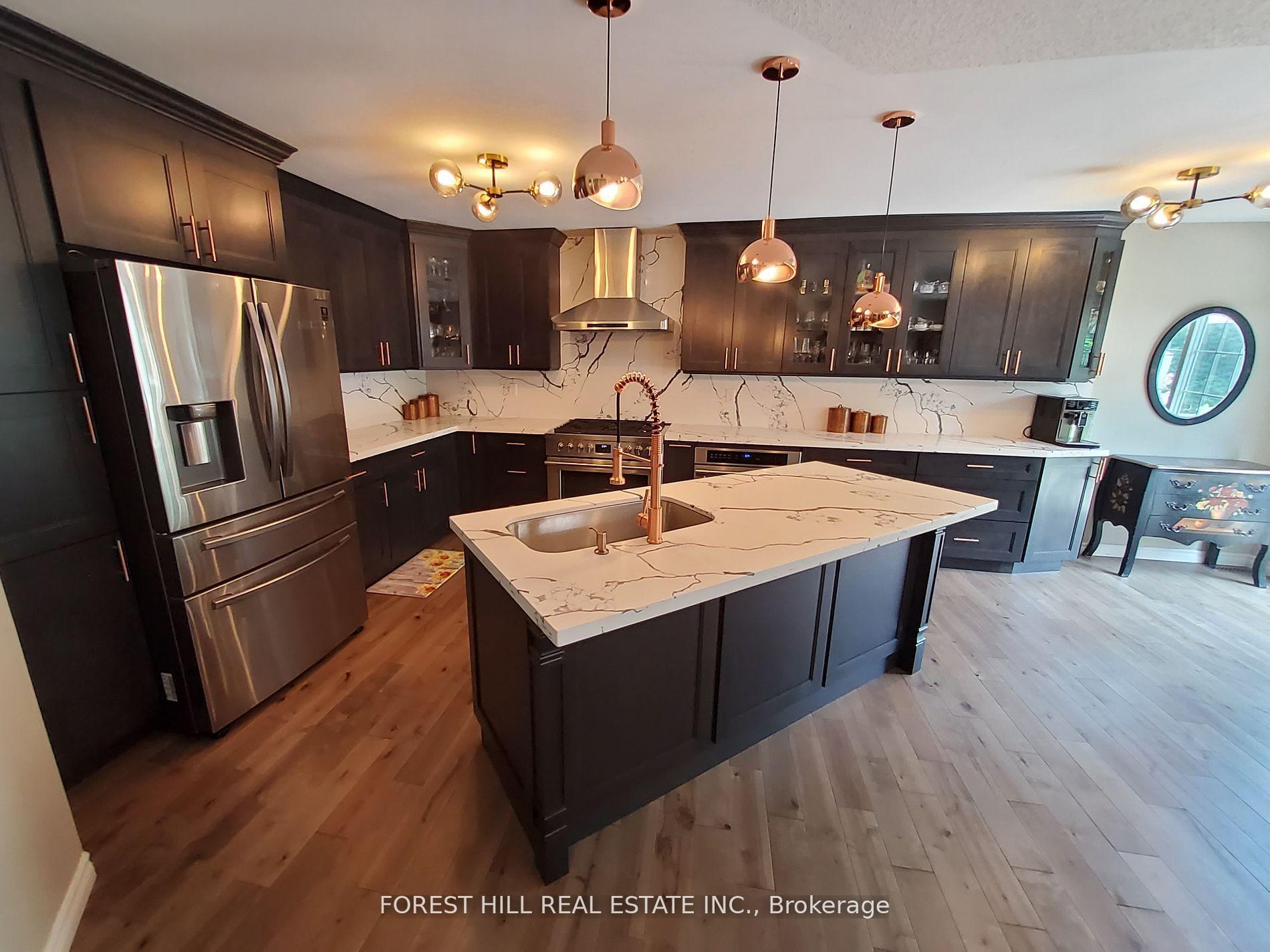 Photo 10 of 7 Tamarack Way, Wasaga Beach — HOMEH