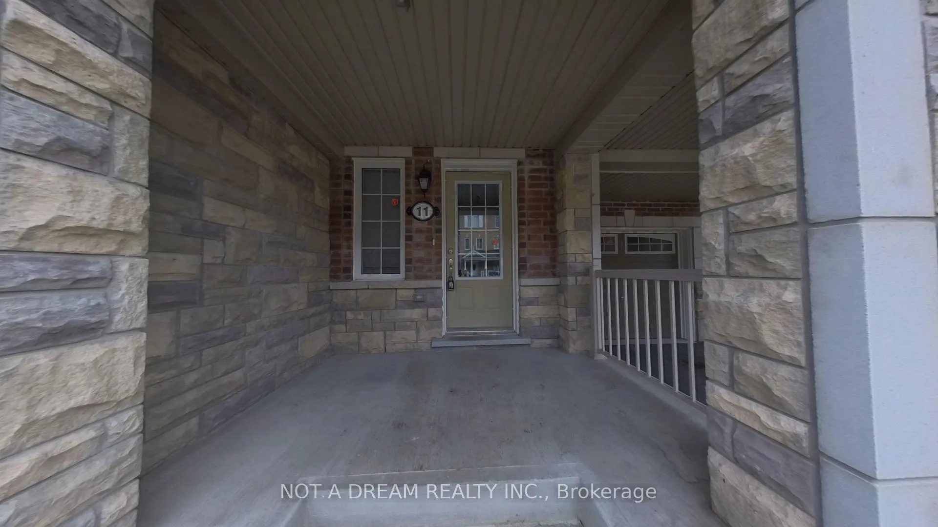 Photo 4 of 11 Bluegill Crescent, Whitby, Rural Whitby — HOMEH