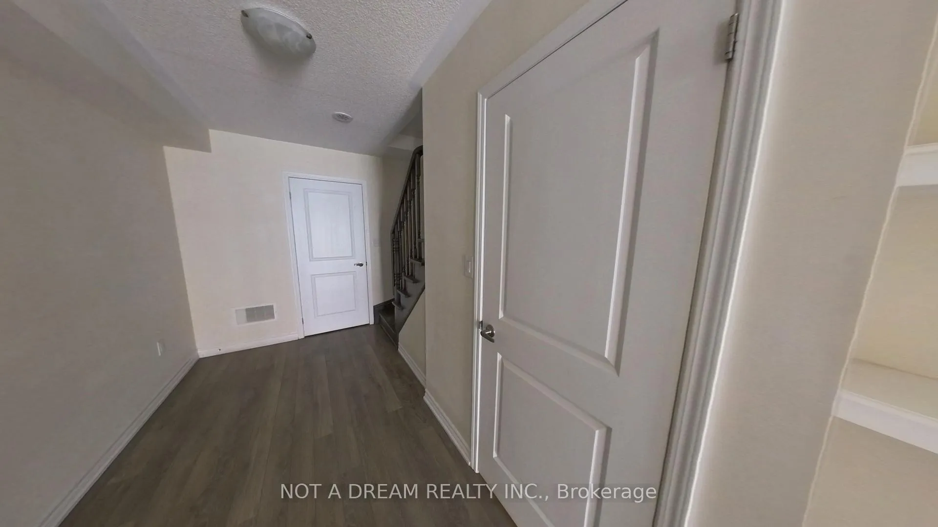 Photo 5 of 11 Bluegill Crescent, Whitby, Rural Whitby — HOMEH
