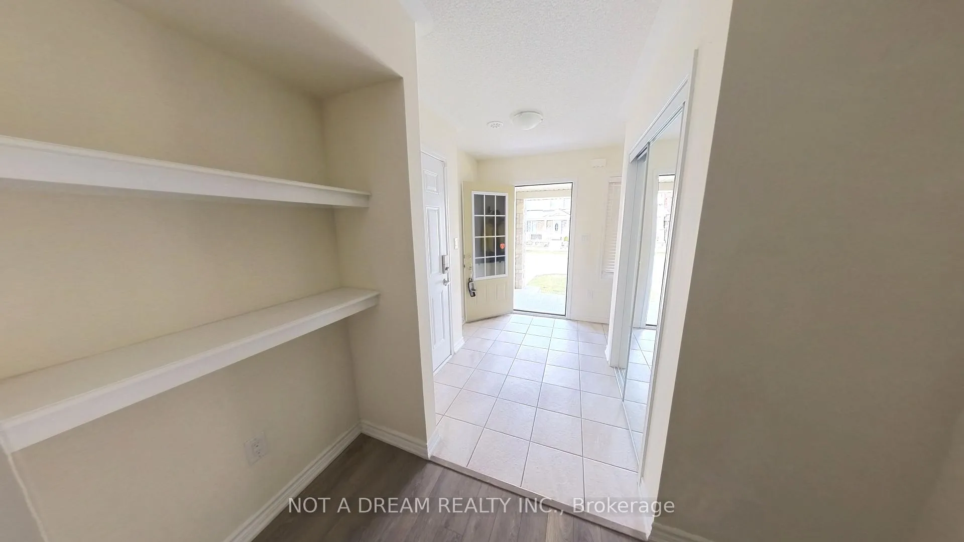 Photo 6 of 11 Bluegill Crescent, Whitby, Rural Whitby — HOMEH