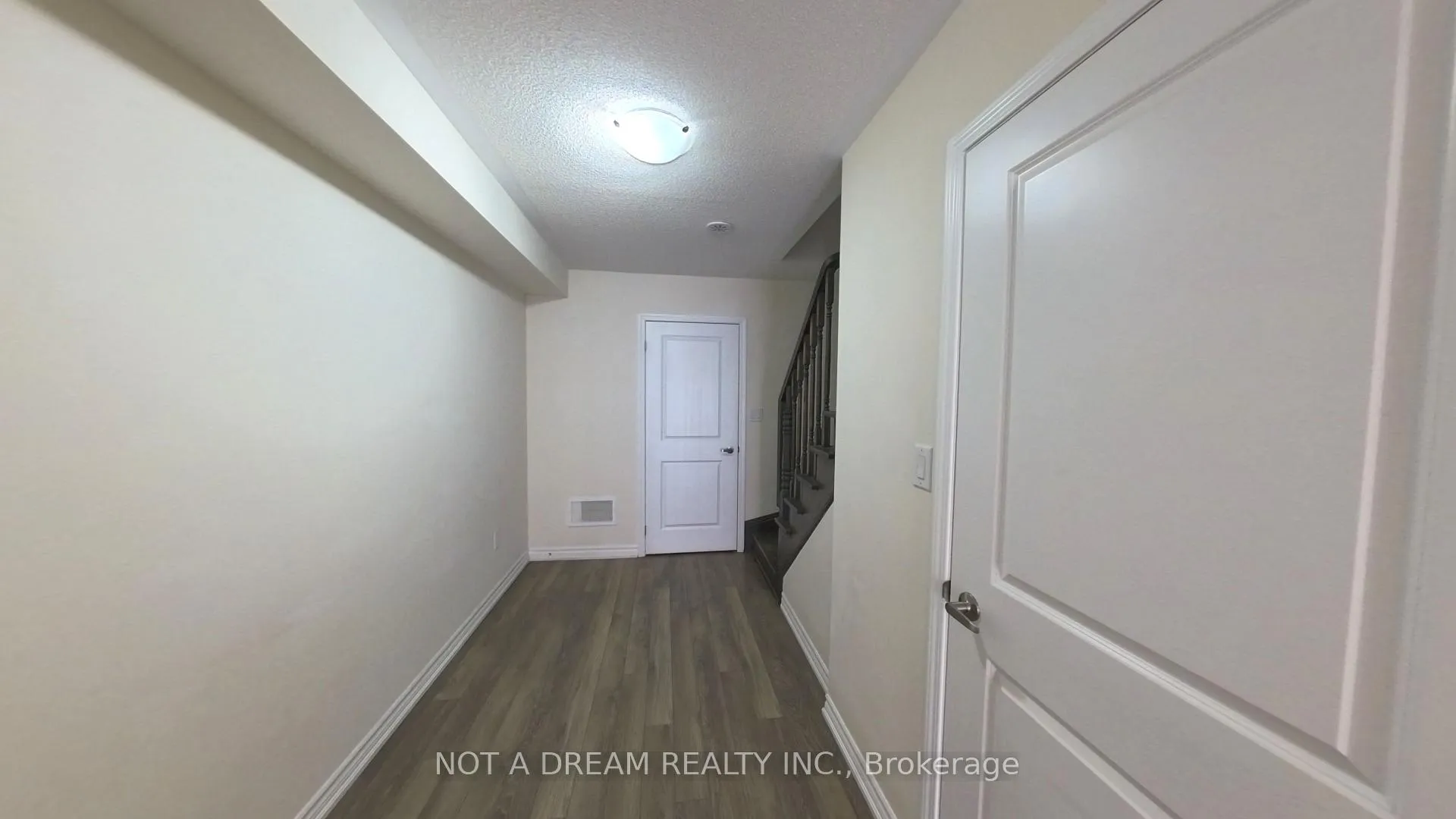 Photo 7 of 11 Bluegill Crescent, Whitby, Rural Whitby — HOMEH