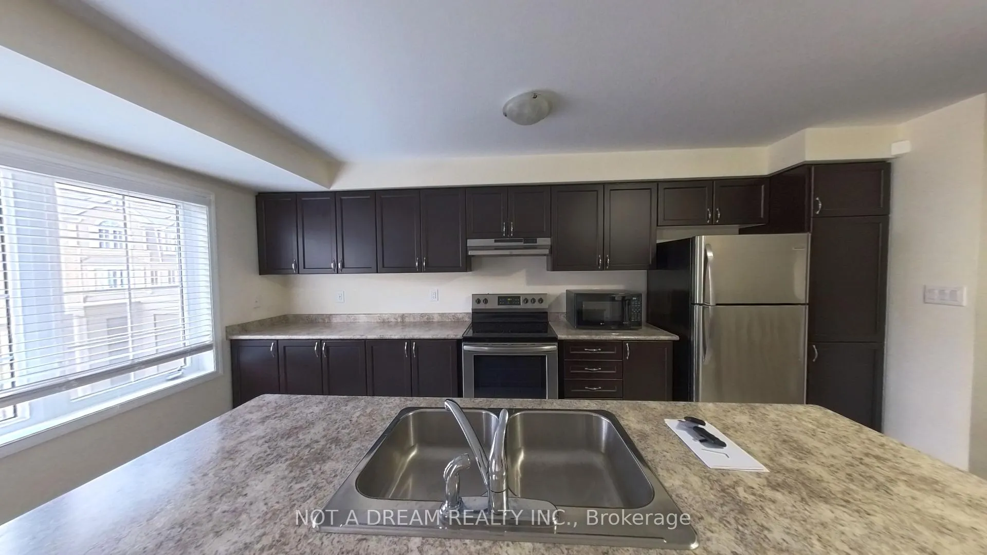 Photo 12 of 11 Bluegill Crescent, Whitby, Rural Whitby — HOMEH