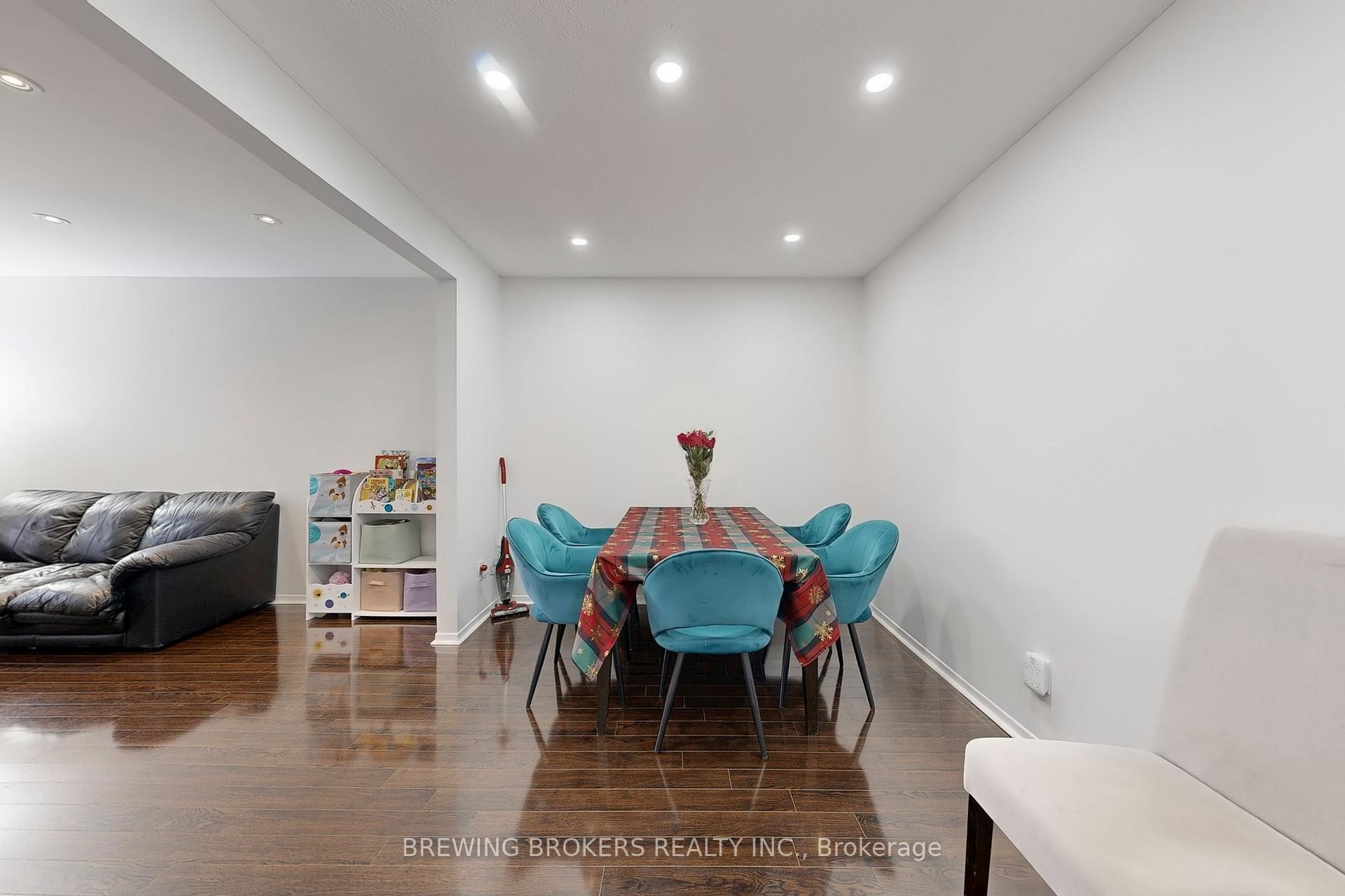 Photo 11 of 78 Colleen Street, Vaughan, Crestwood-Springfarm-Yorkhill — HOMEH