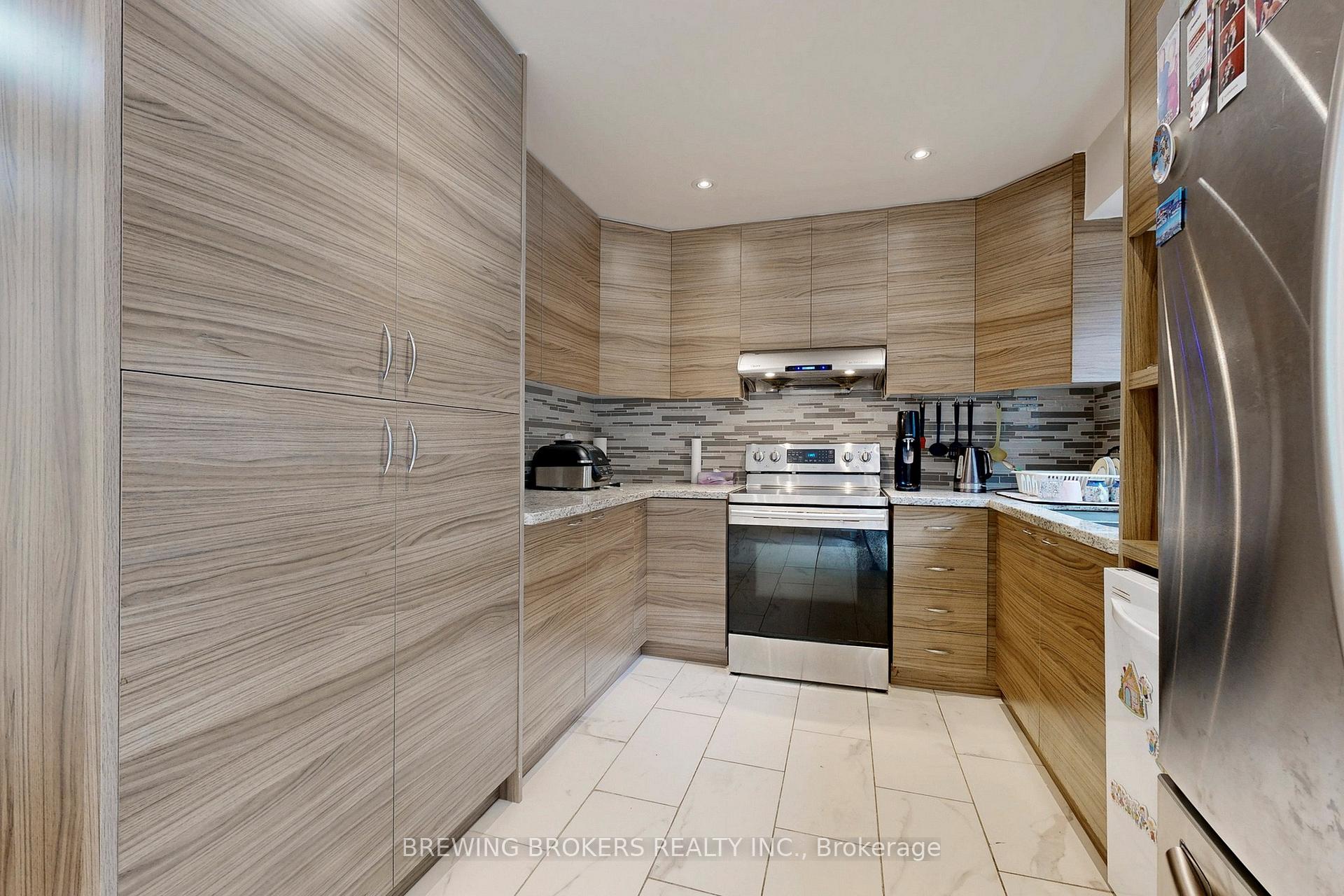 Photo 14 of 78 Colleen Street, Vaughan, Crestwood-Springfarm-Yorkhill — HOMEH
