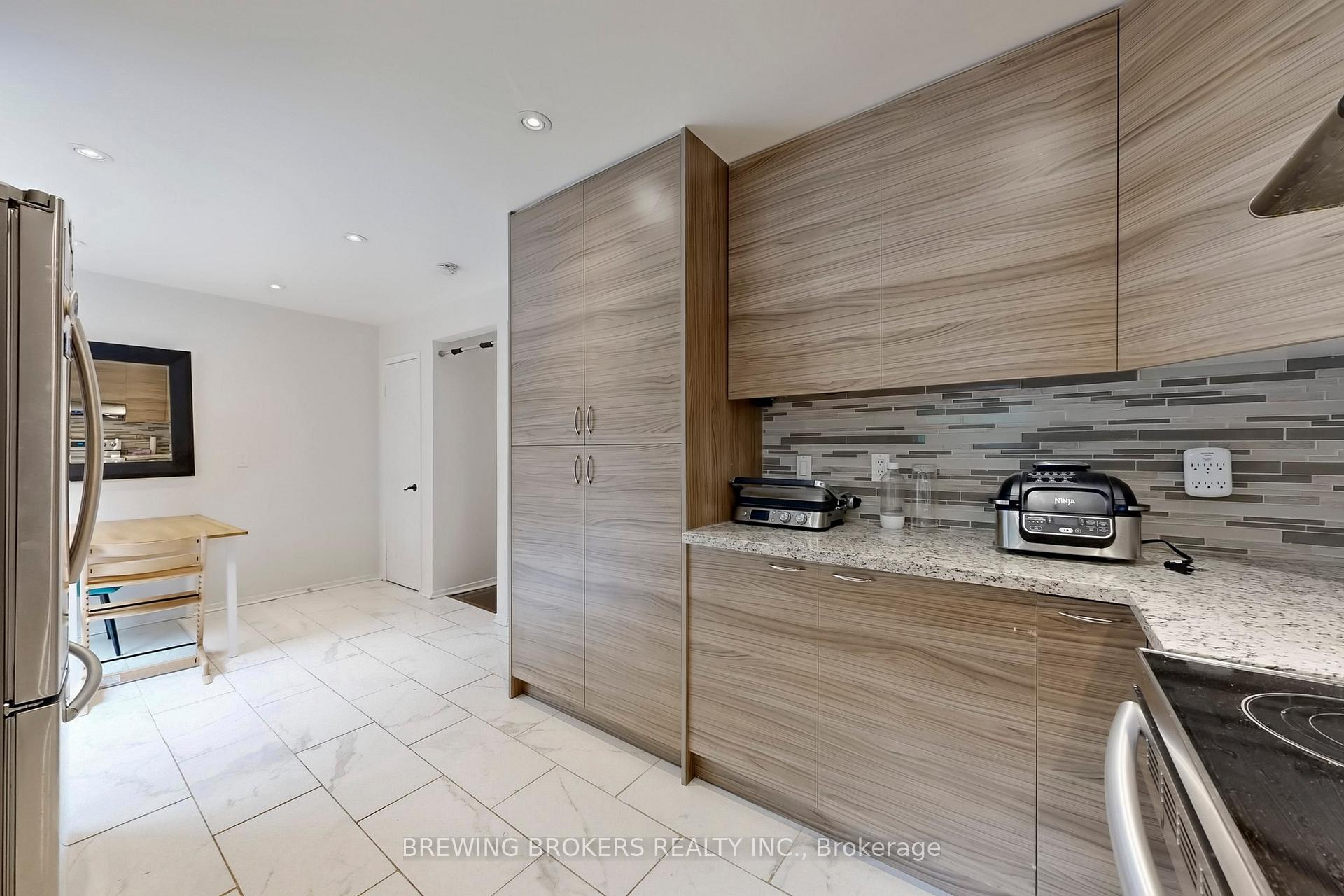 Photo 15 of 78 Colleen Street, Vaughan, Crestwood-Springfarm-Yorkhill — HOMEH