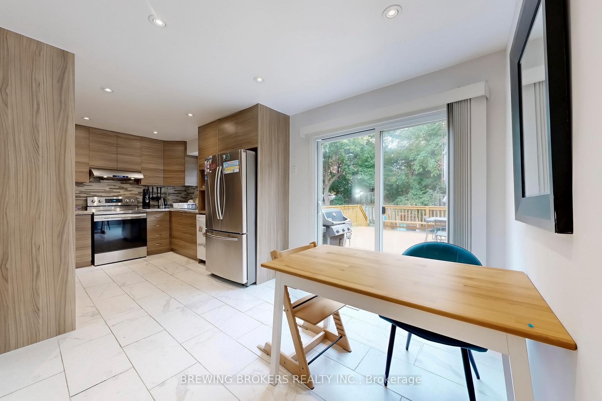 Photo 18 of 78 Colleen Street, Vaughan, Crestwood-Springfarm-Yorkhill — HOMEH