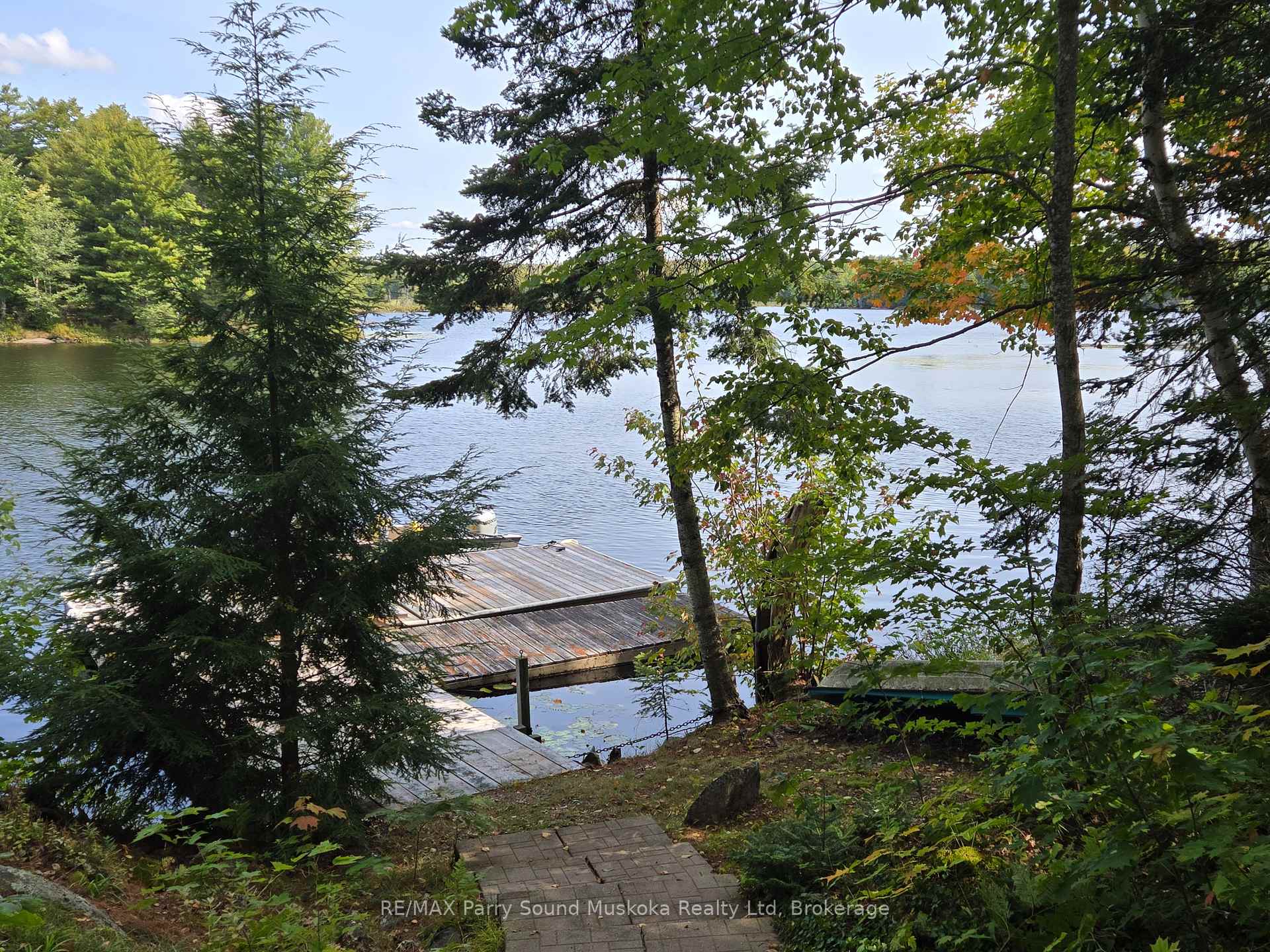 Photo 4 of 216 Lorimer Lake, Whitestone — HOMEH