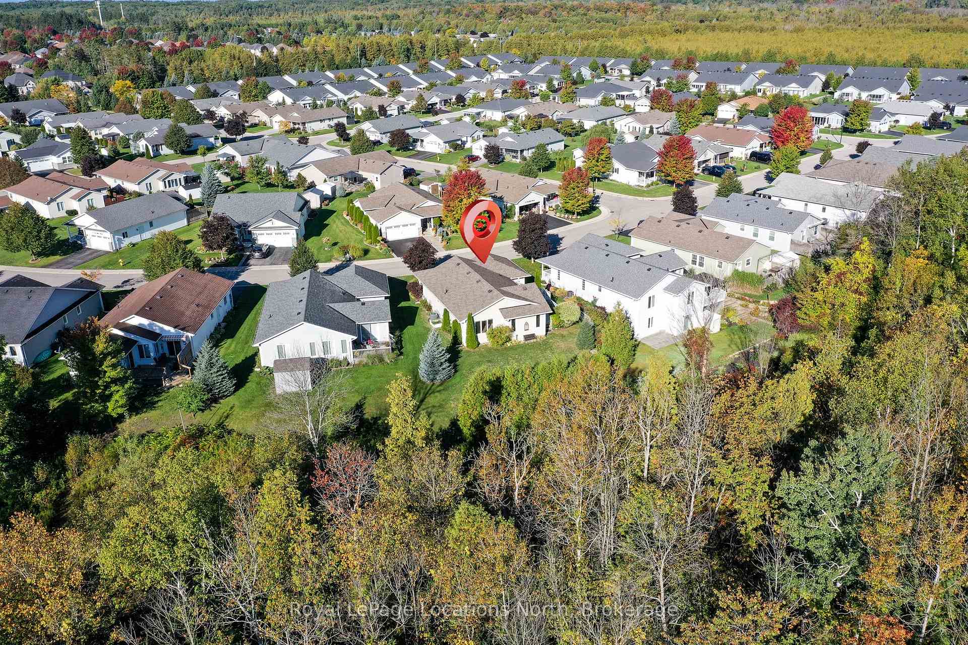 Photo 2 of 92 New York Avenue, Wasaga Beach — HOMEH