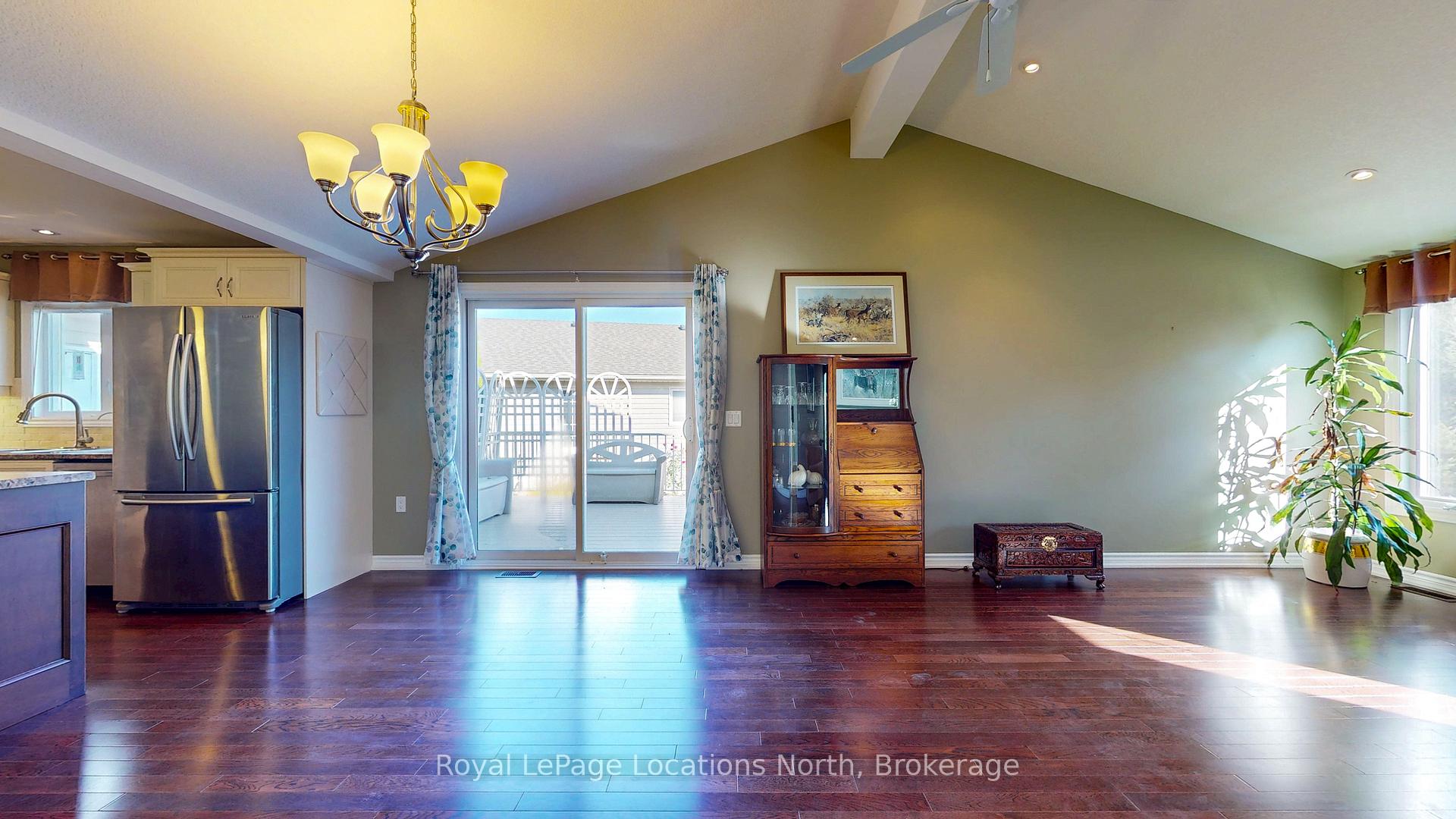 Photo 14 of 92 New York Avenue, Wasaga Beach — HOMEH