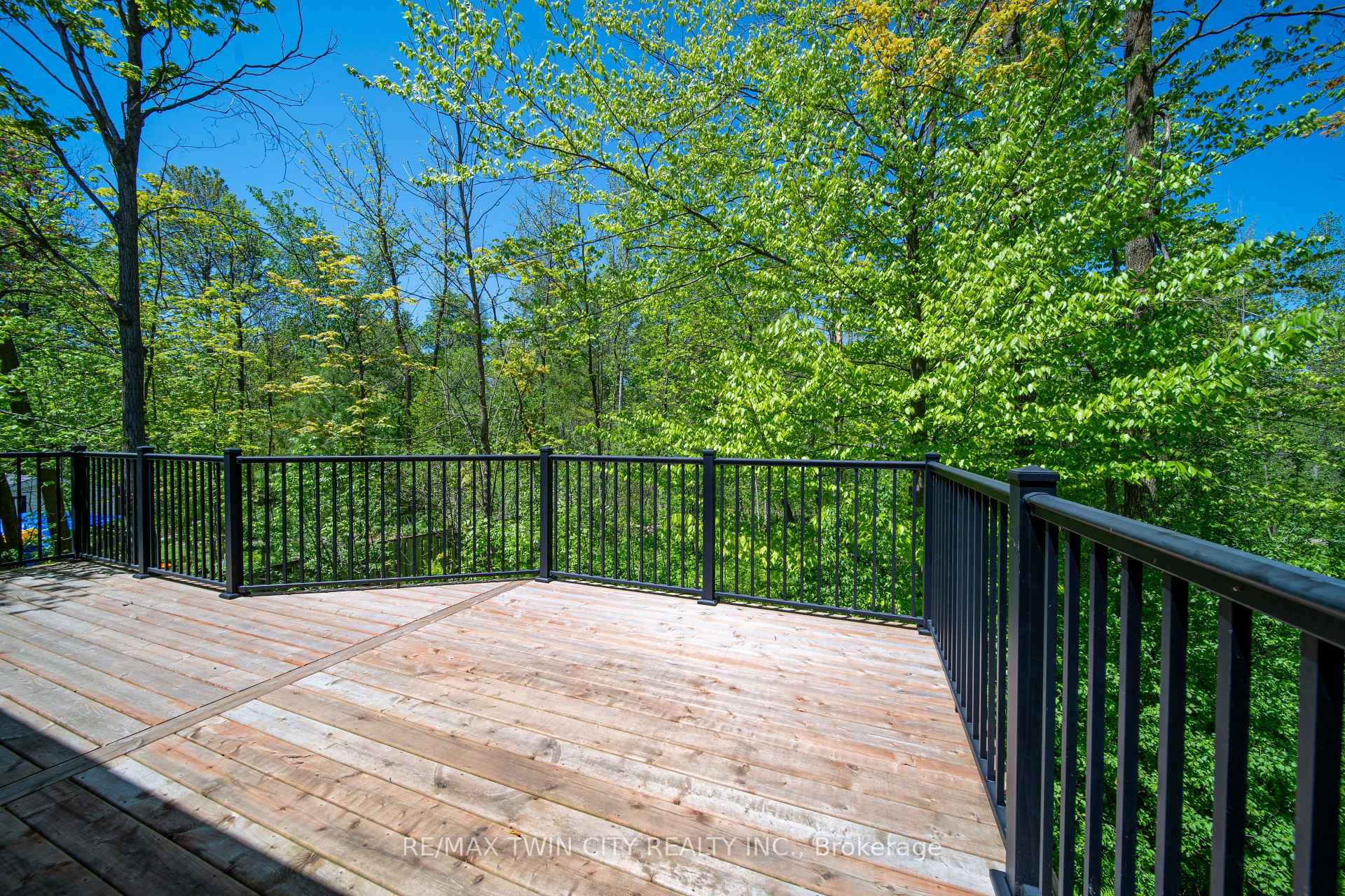 Photo 3 of 367 Northlake Drive E, Waterloo — HOMEH