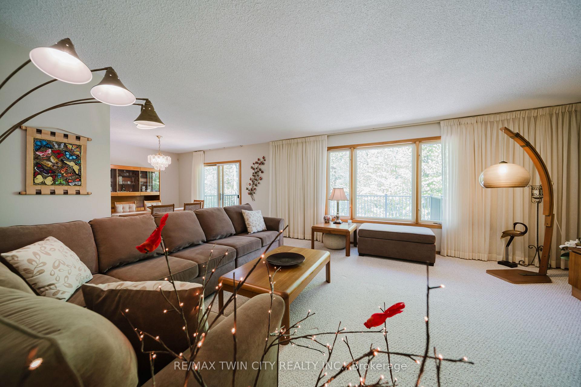Photo 9 of 367 Northlake Drive E, Waterloo — HOMEH