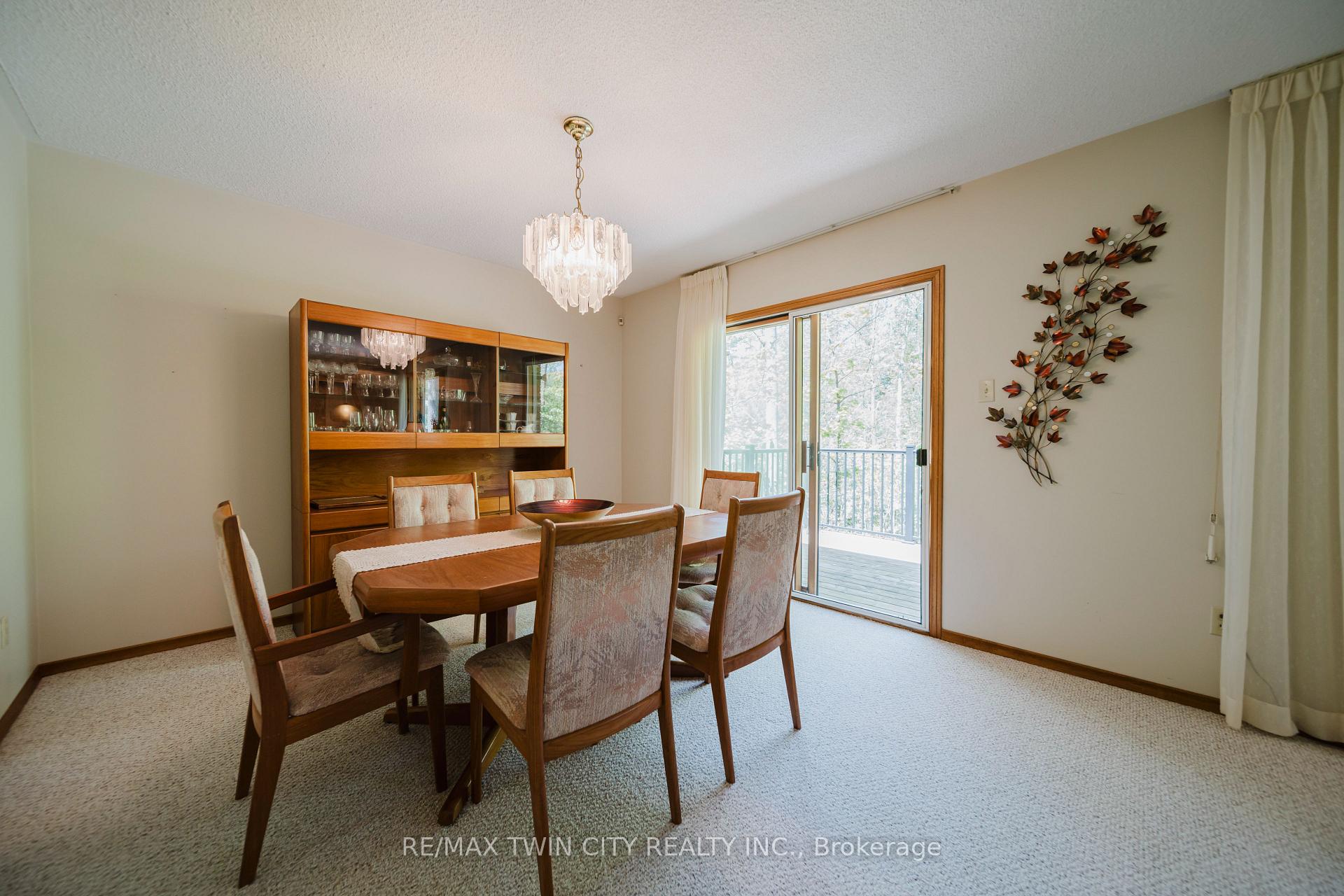 Photo 10 of 367 Northlake Drive E, Waterloo — HOMEH