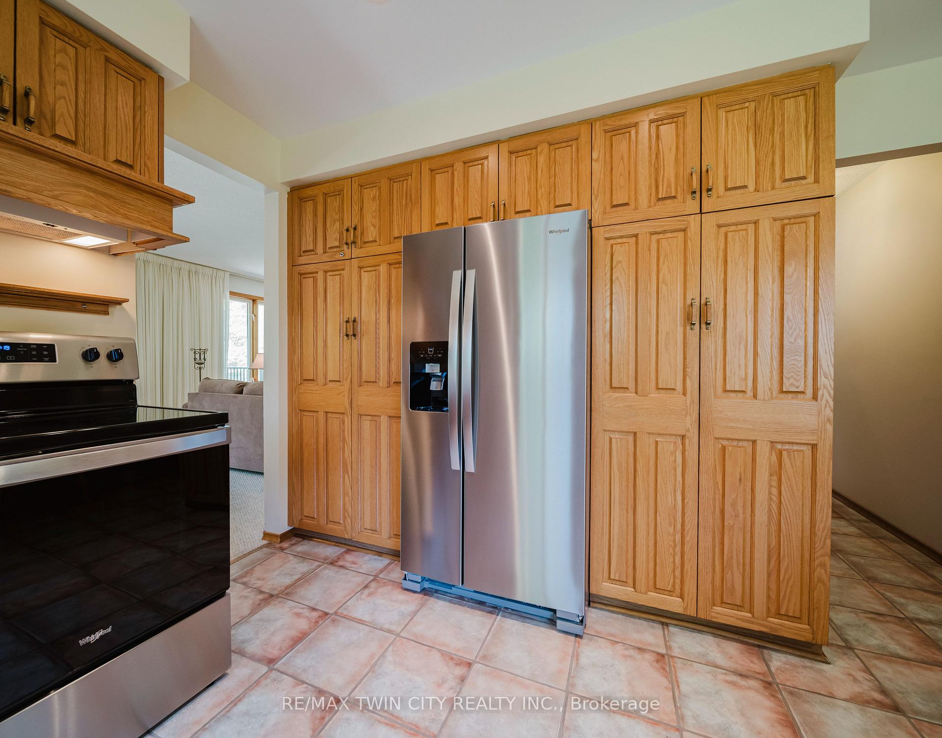 Photo 16 of 367 Northlake Drive E, Waterloo — HOMEH