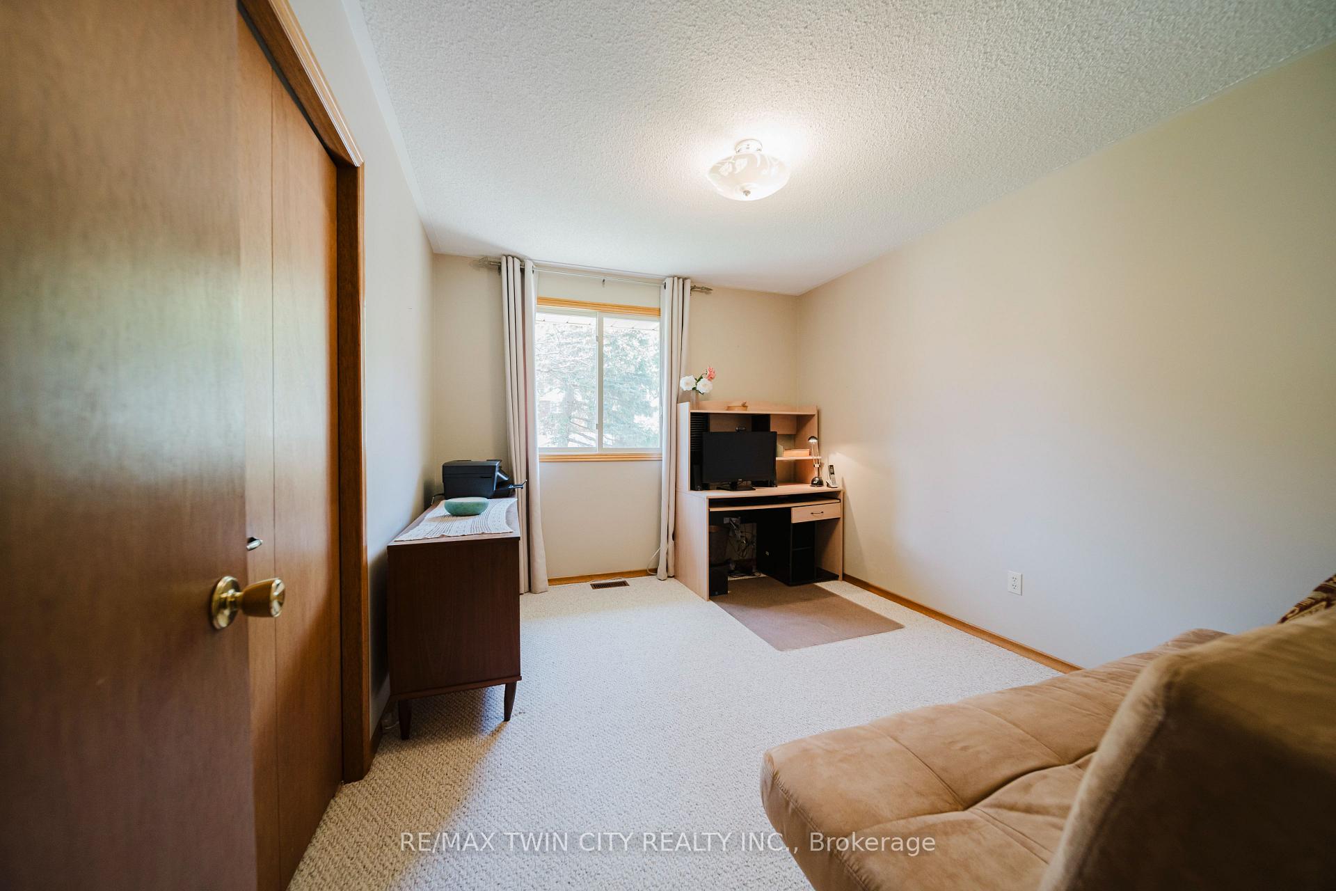 Photo 23 of 367 Northlake Drive E, Waterloo — HOMEH