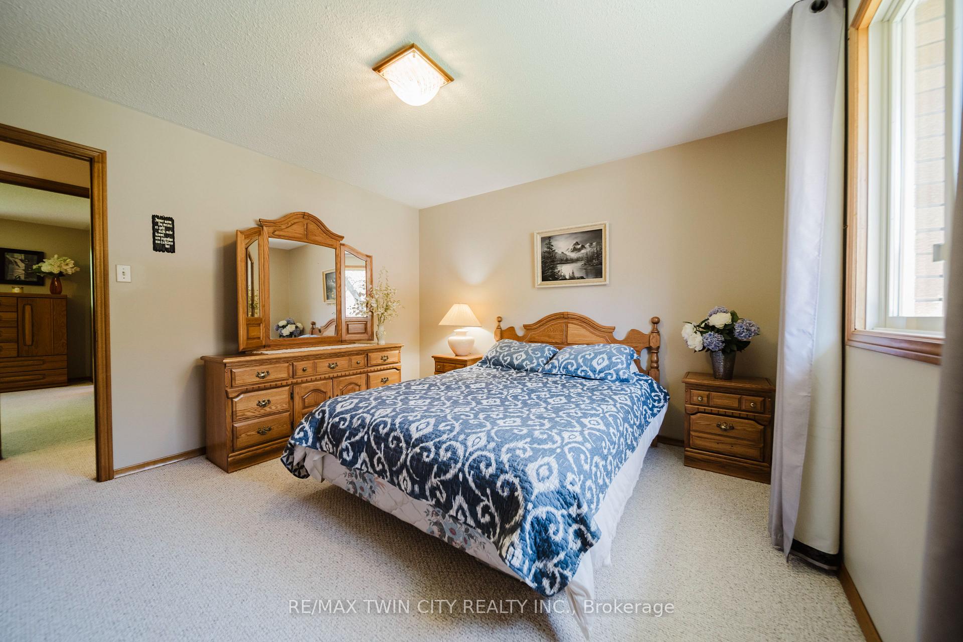 Photo 24 of 367 Northlake Drive E, Waterloo — HOMEH