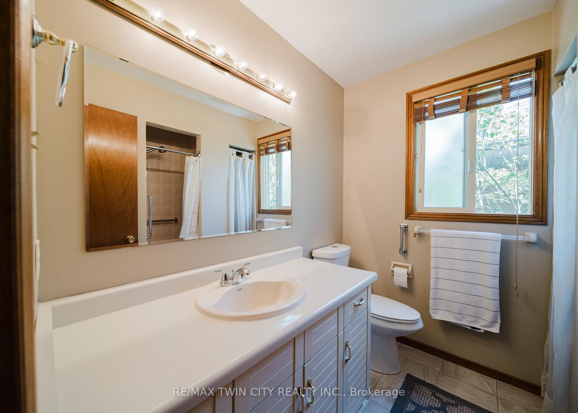 Photo 27 of 367 Northlake Drive E, Waterloo — HOMEH
