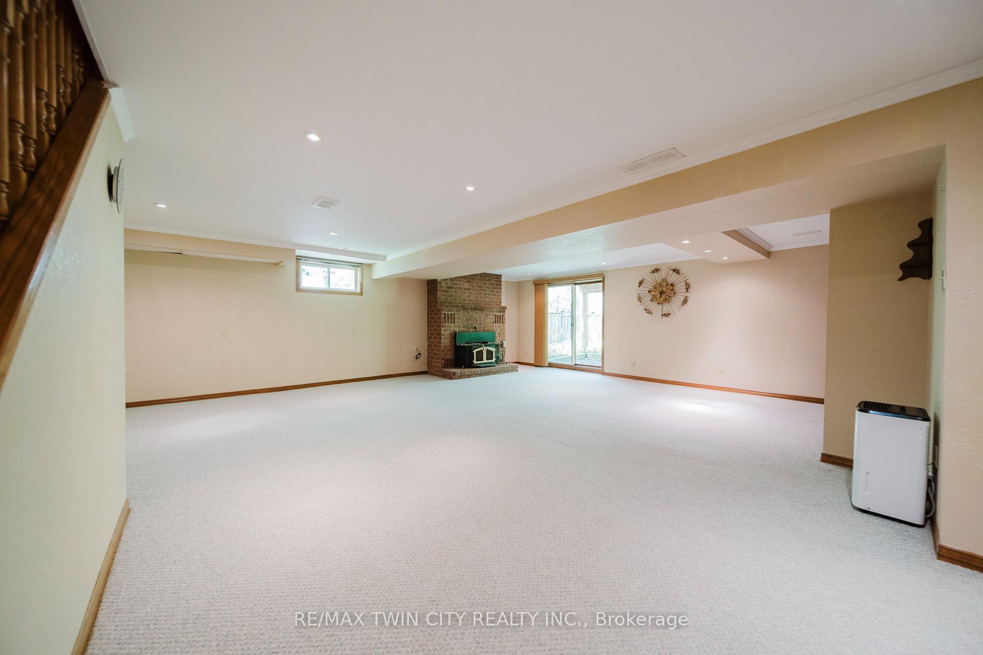 Photo 28 of 367 Northlake Drive E, Waterloo — HOMEH