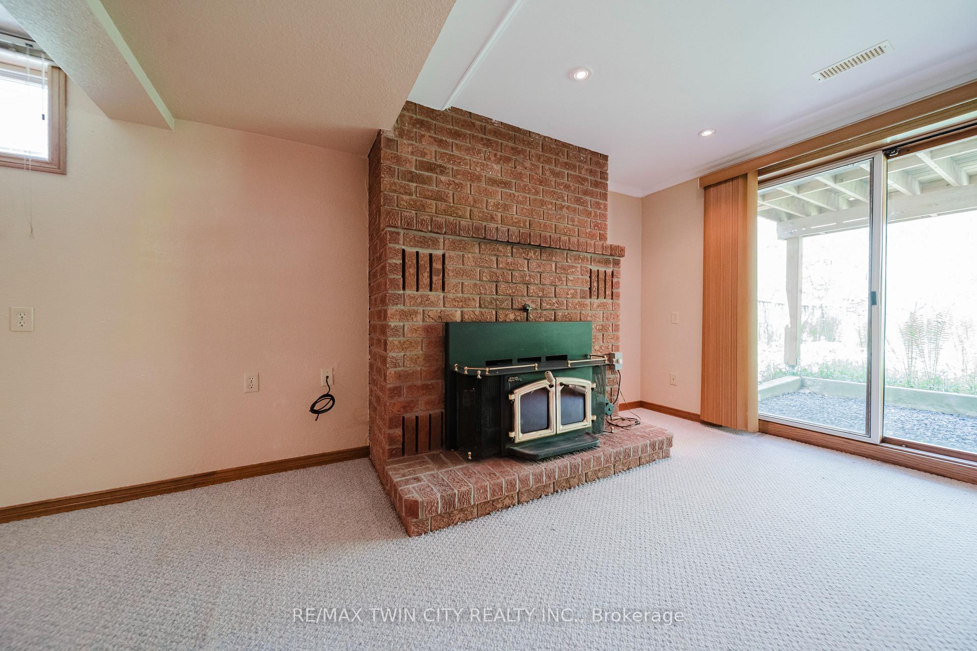 Photo 31 of 367 Northlake Drive E, Waterloo — HOMEH