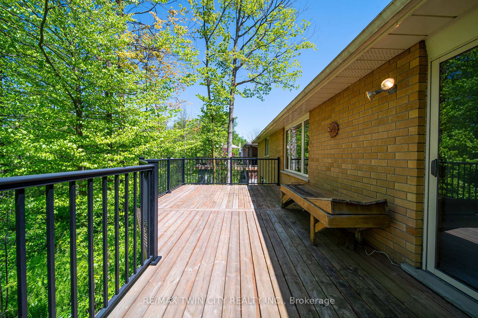 Photo 39 of 367 Northlake Drive E, Waterloo — HOMEH