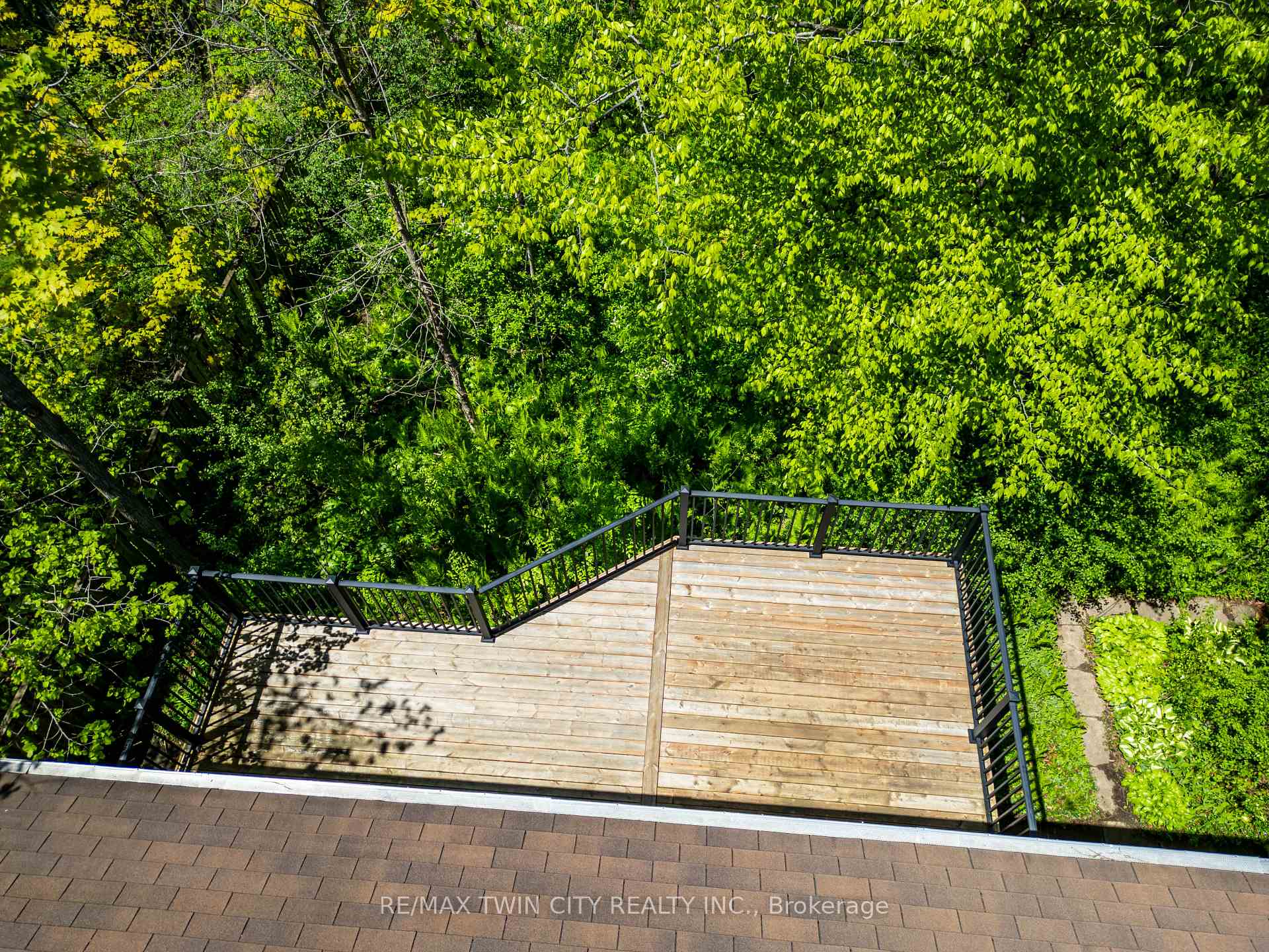 Photo 40 of 367 Northlake Drive E, Waterloo — HOMEH
