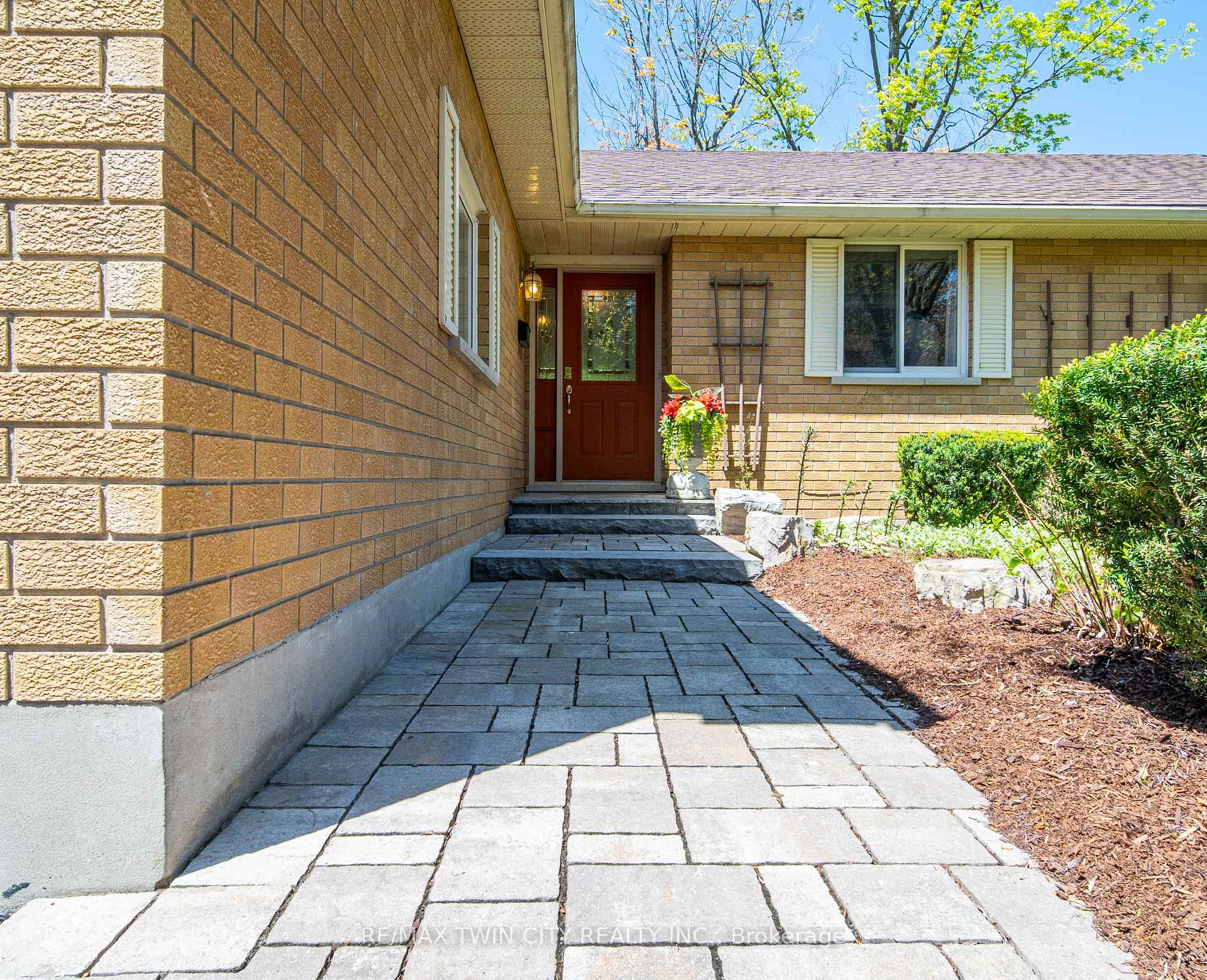 Photo 45 of 367 Northlake Drive E, Waterloo — HOMEH
