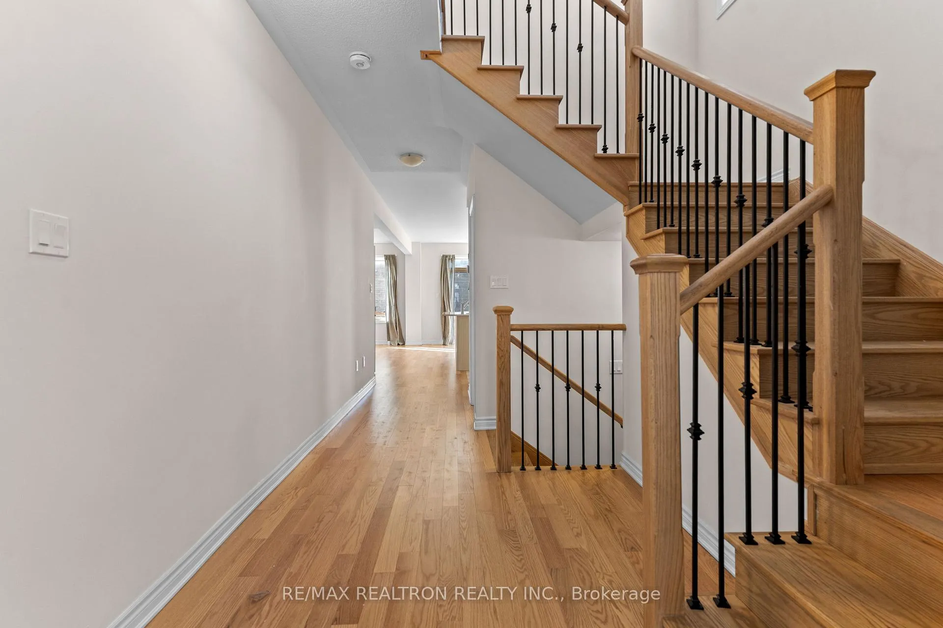 Photo 5 of 15 Waterfront Crescent, Whitby, Port Whitby — HOMEH