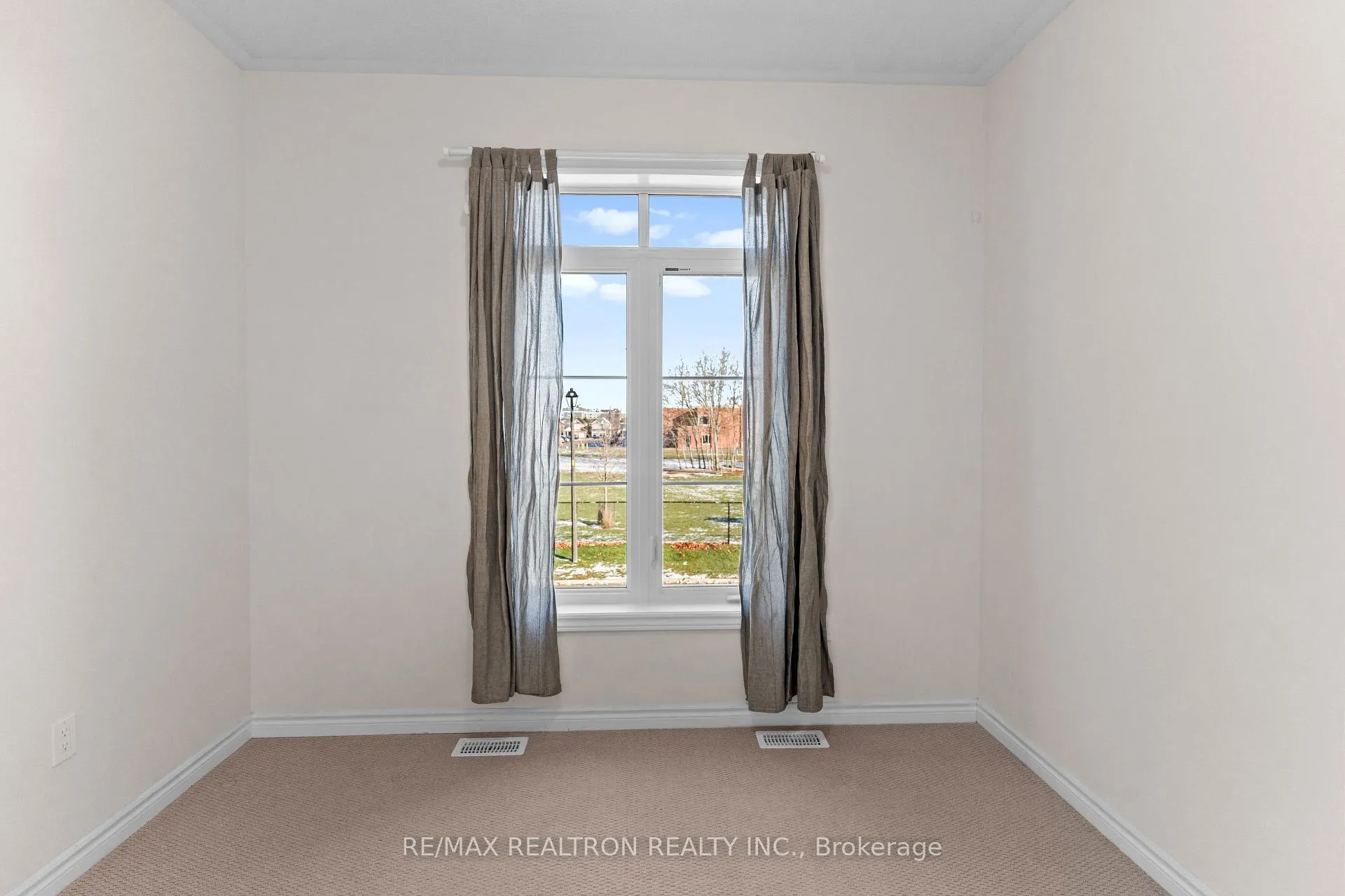 Photo 19 of 15 Waterfront Crescent, Whitby, Port Whitby — HOMEH