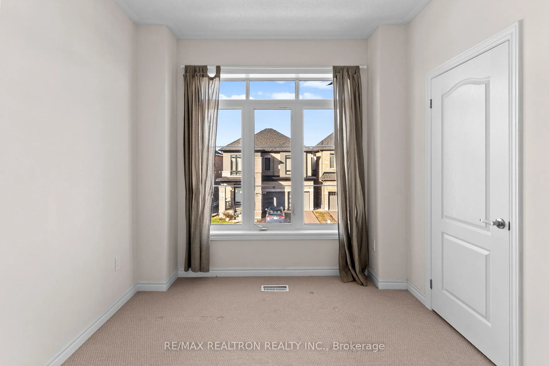 Photo 20 of 15 Waterfront Crescent, Whitby, Port Whitby — HOMEH